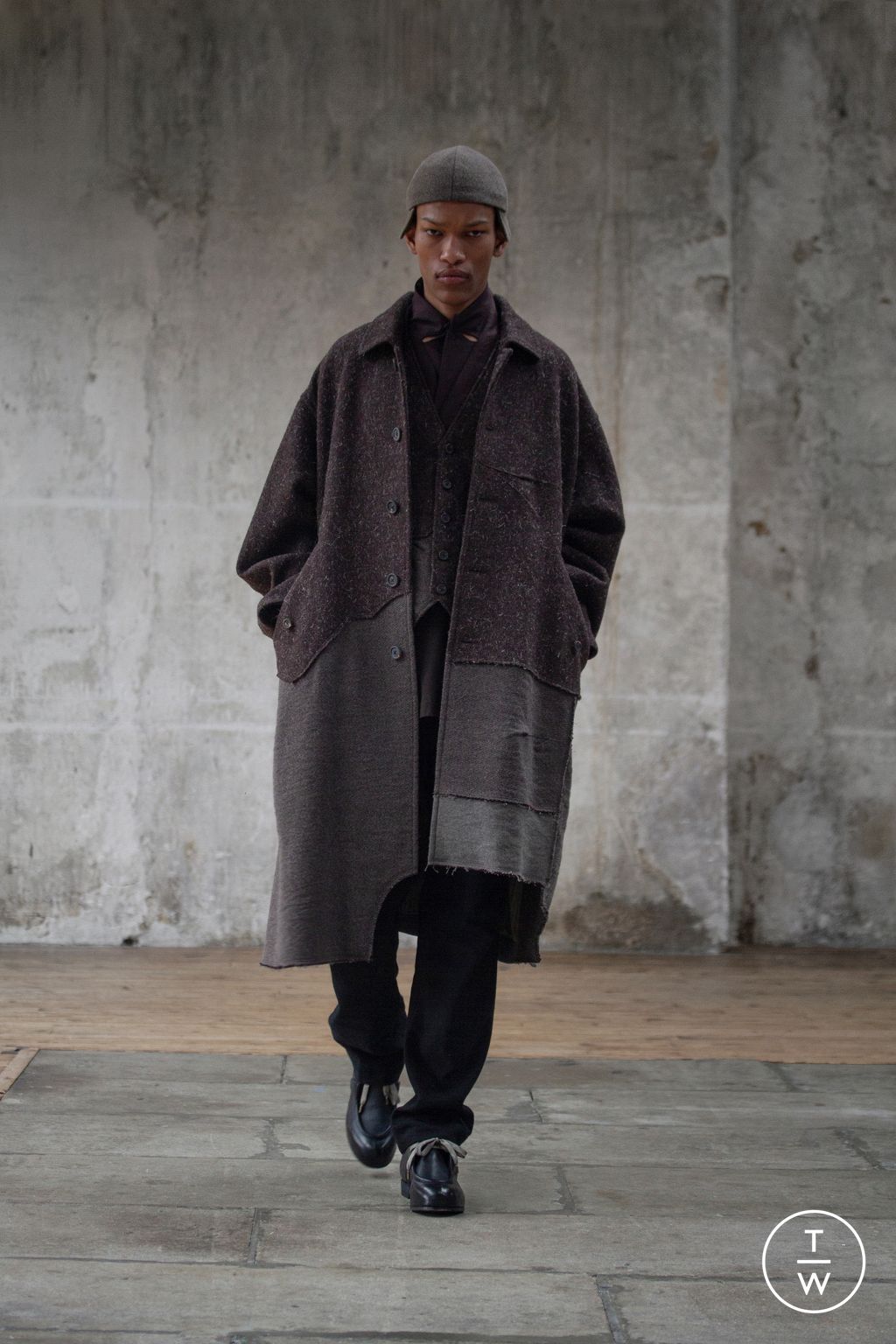 Fashion Week Paris Fall/Winter 2023 look 8 from the Ziggy Chen collection menswear