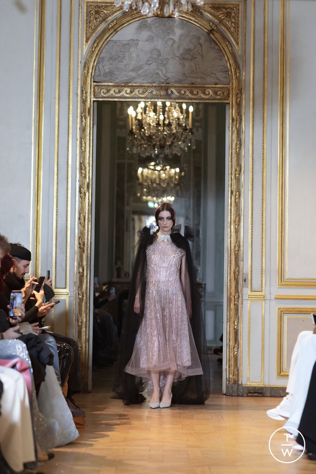 Fashion Week Paris Spring/Summer 2026 look 8 from the Peet Dullaert collection couture