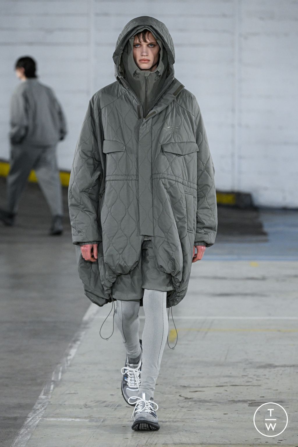 Fashion Week Paris Fall/Winter 2026 look 8 de la collection White Mountaineering menswear