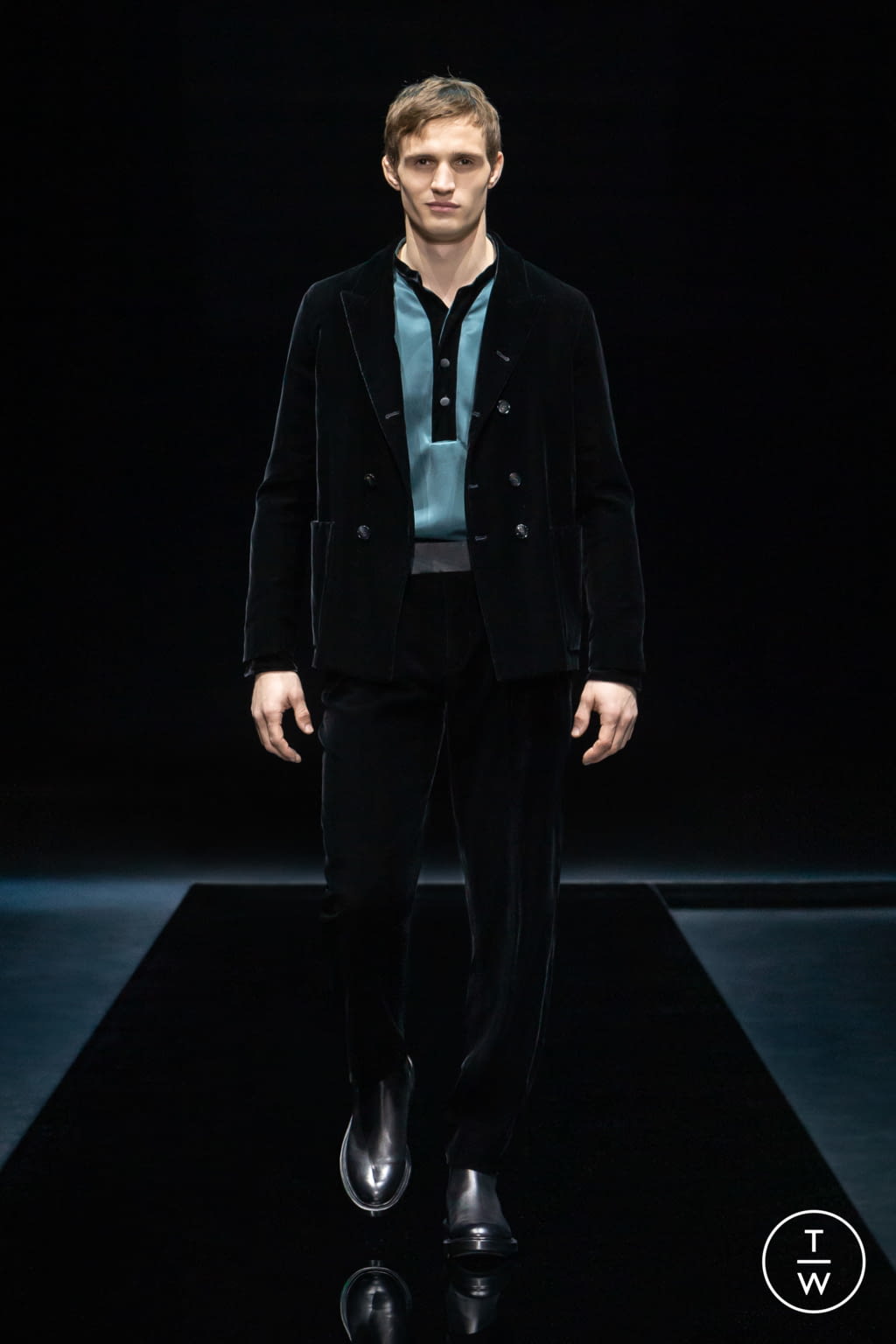 Fashion Week Milan Fall/Winter 2021 look 8 from the Giorgio Armani collection womenswear