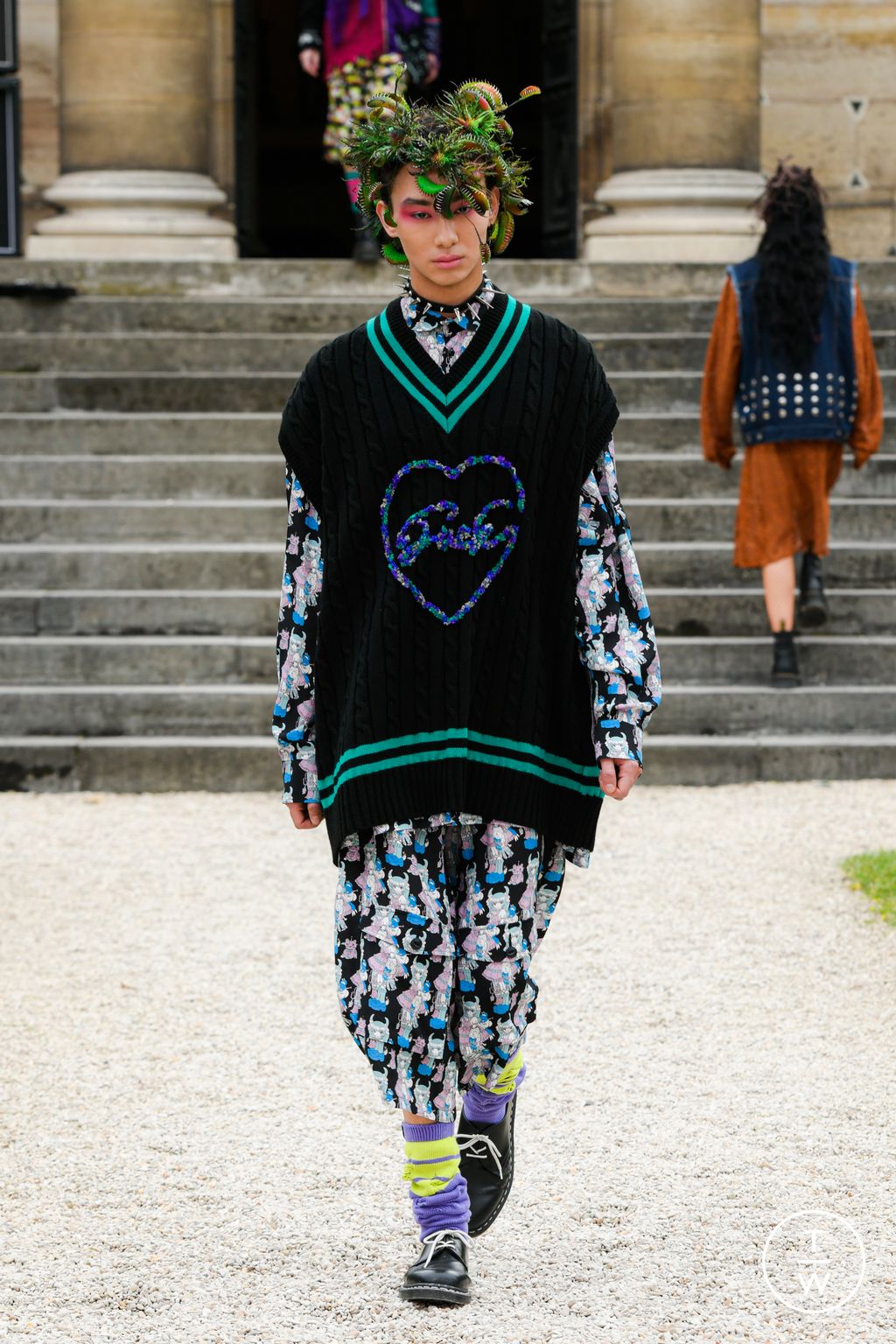 Fashion Week Paris Spring-Summer 2025 look 8 from the KIDILL collection 男装