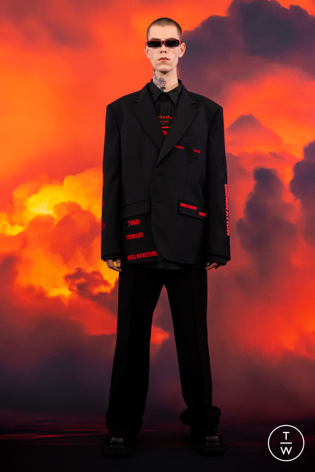 Fashion Week Paris Fall/Winter 2021 look 8 from the VETEMENTS collection menswear