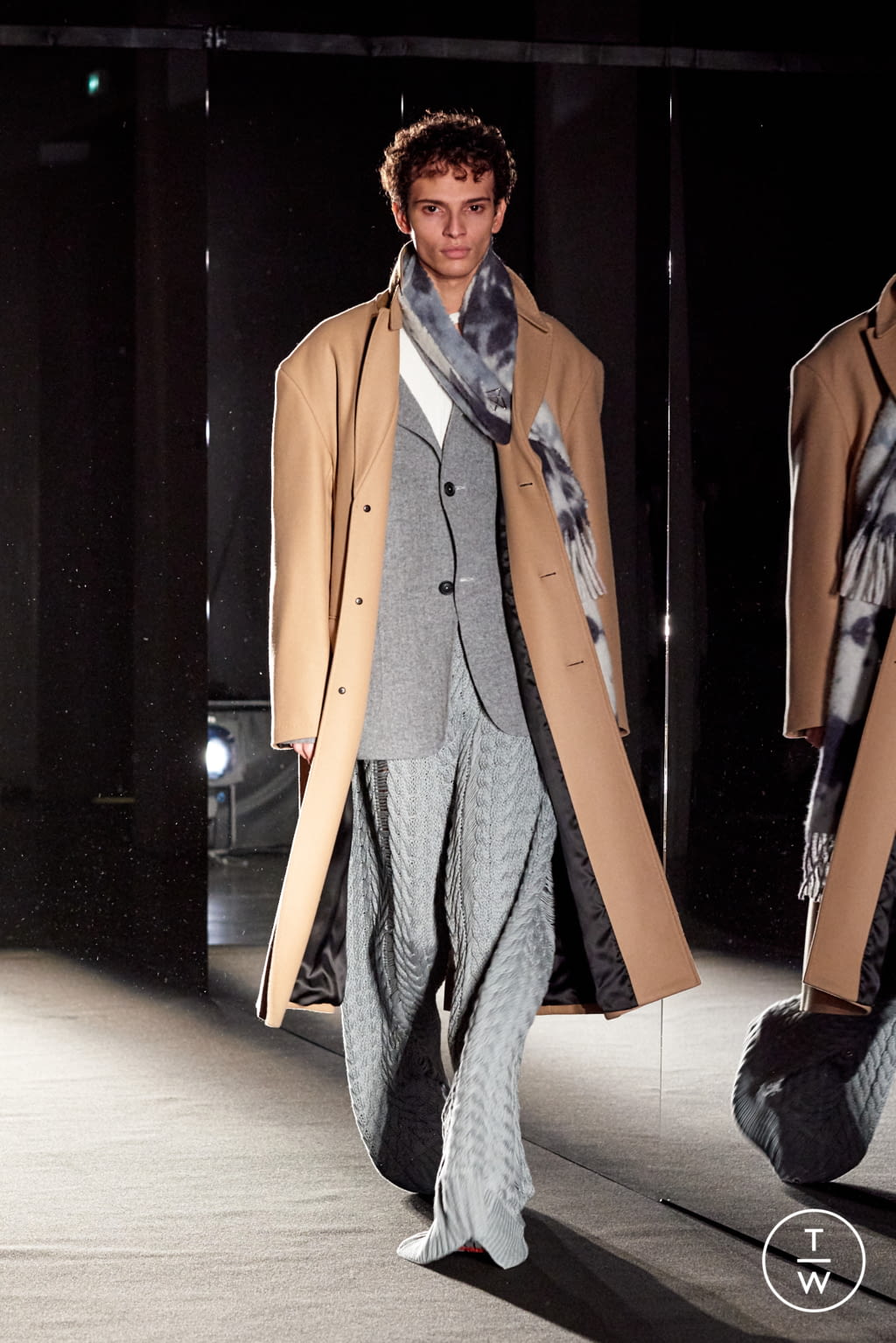 Fashion Week Paris Fall/Winter 2021 look 8 from the Louis Gabriel Nouchi collection 男装