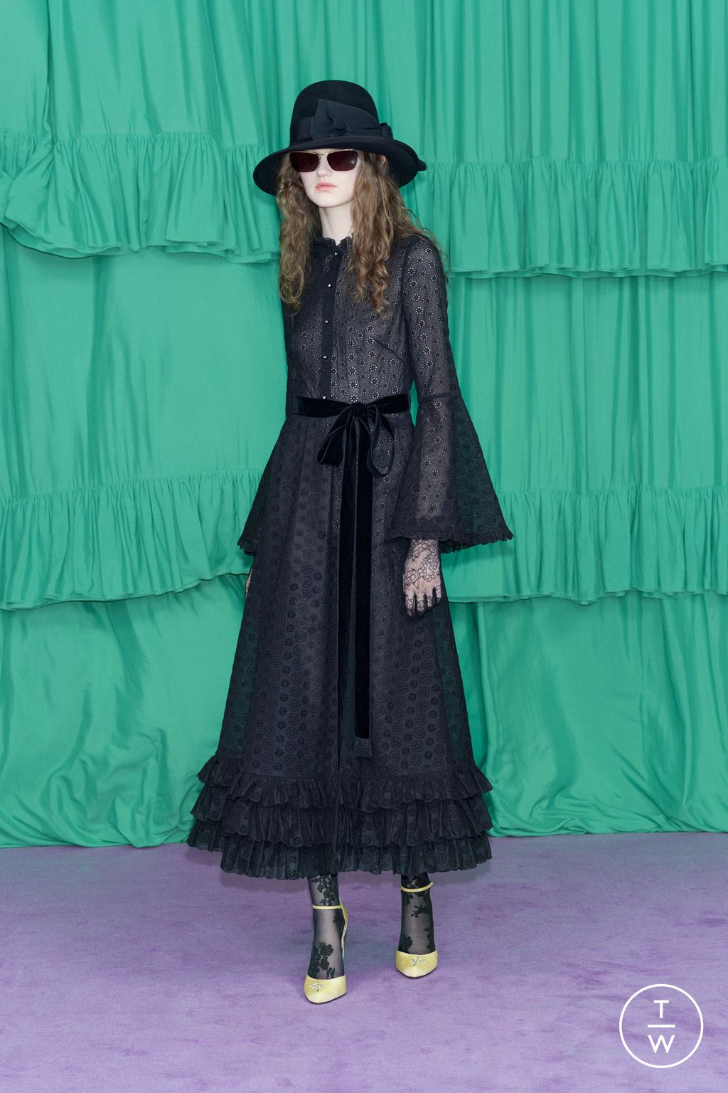 Fashion Week Paris Pre-Fall 2025 look 16 from the Valentino collection womenswear