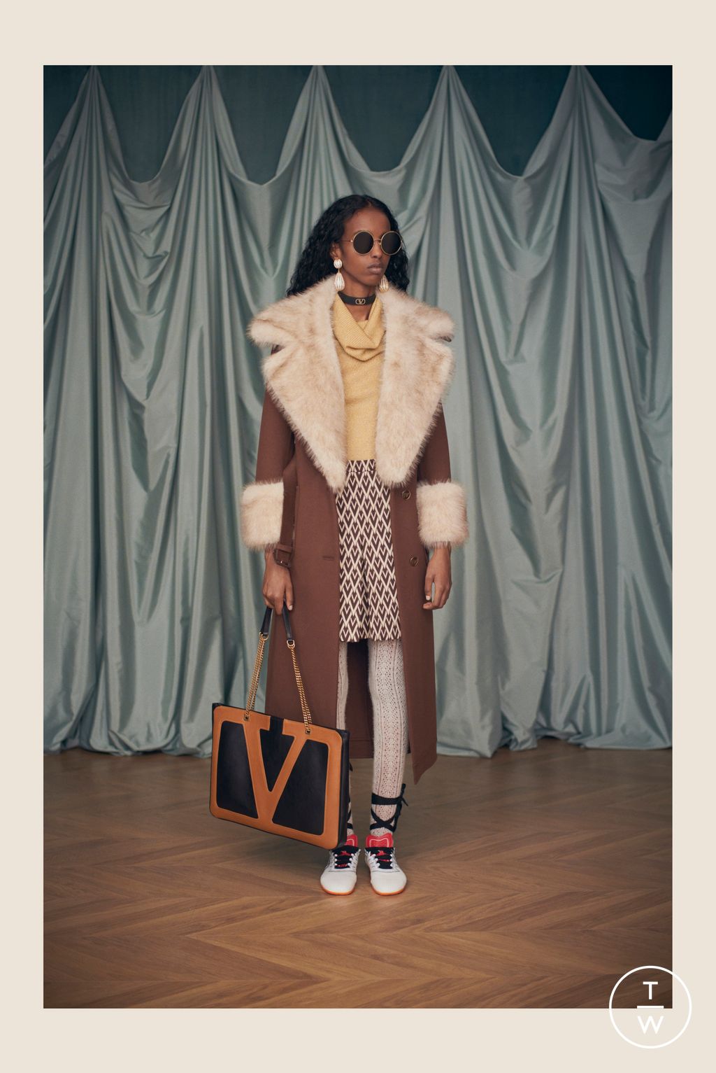 Fashion Week Paris Resort 2025 look 8 from the Valentino collection 女装