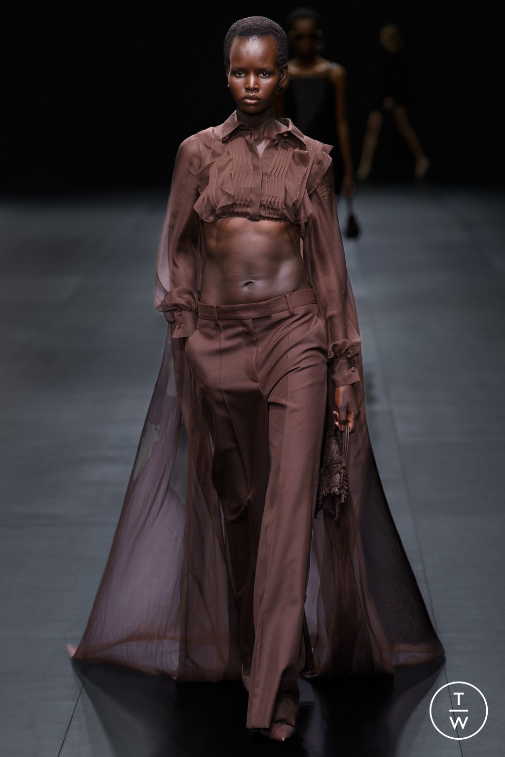 Fashion Week Paris Spring/Summer 2023 look 8 from the Valentino collection womenswear