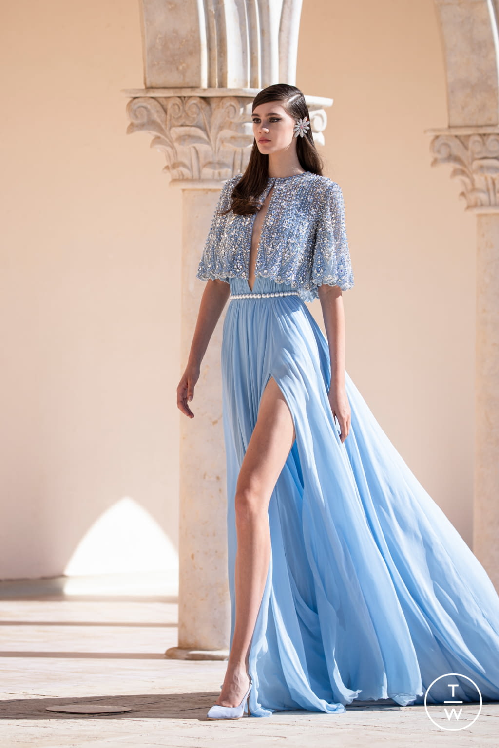 Fashion Week Paris Fall/Winter 2021 look 11 de la collection Georges Hobeika couture