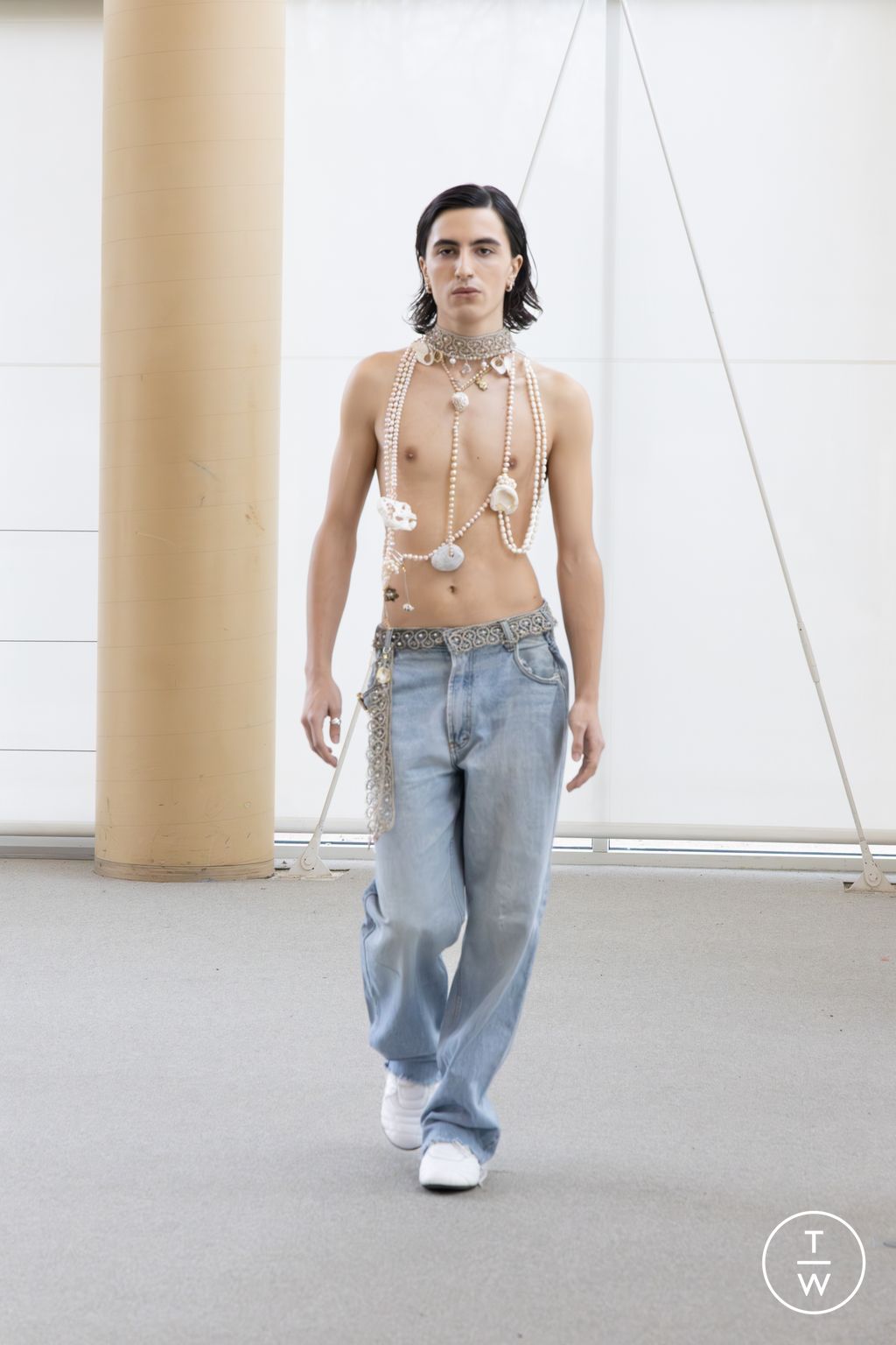 Fashion Week Paris Spring/Summer 2026 look 9 from the Aelis collection 高级定制