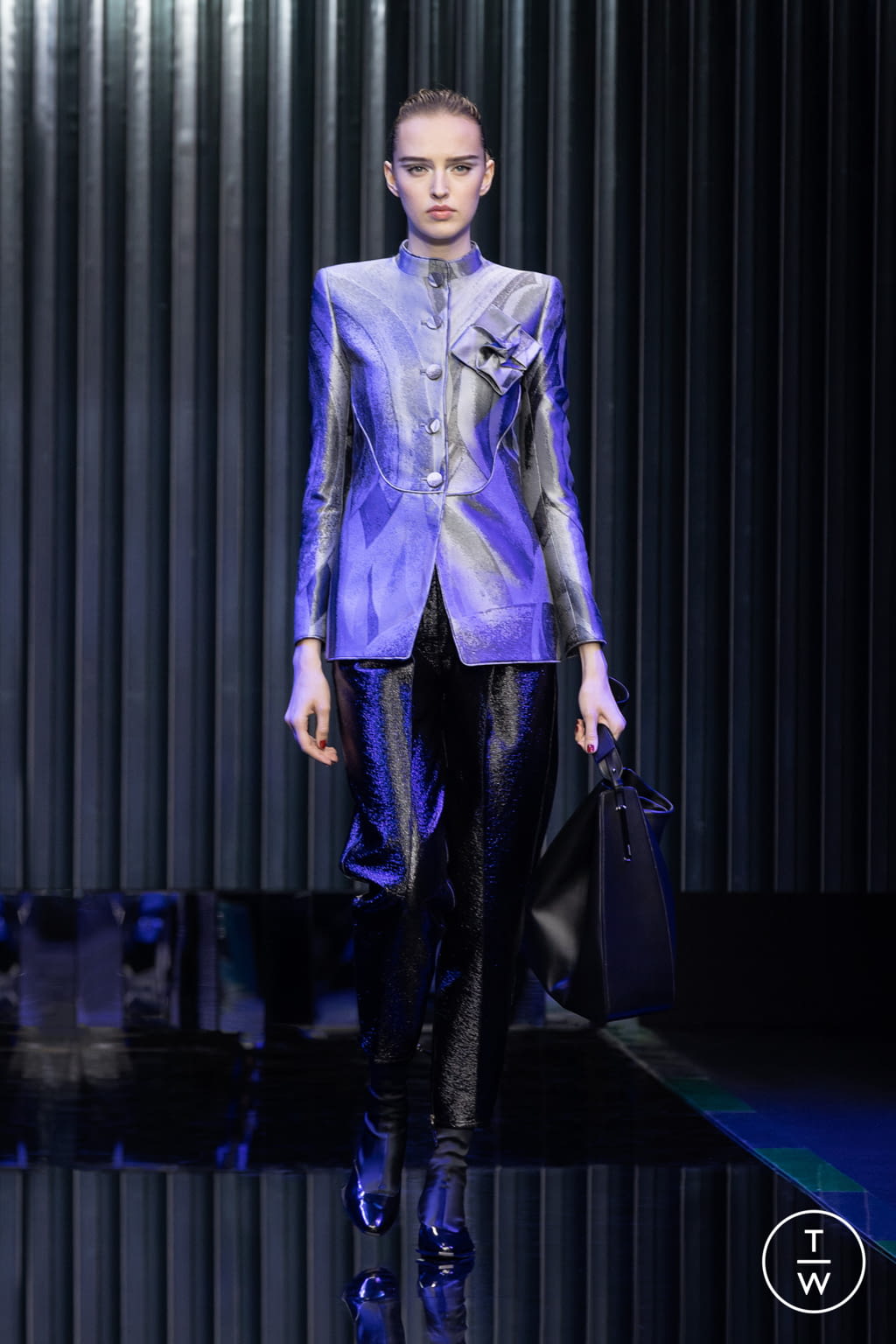Fashion Week Milan Fall/Winter 2022 look 9 from the Giorgio Armani collection womenswear