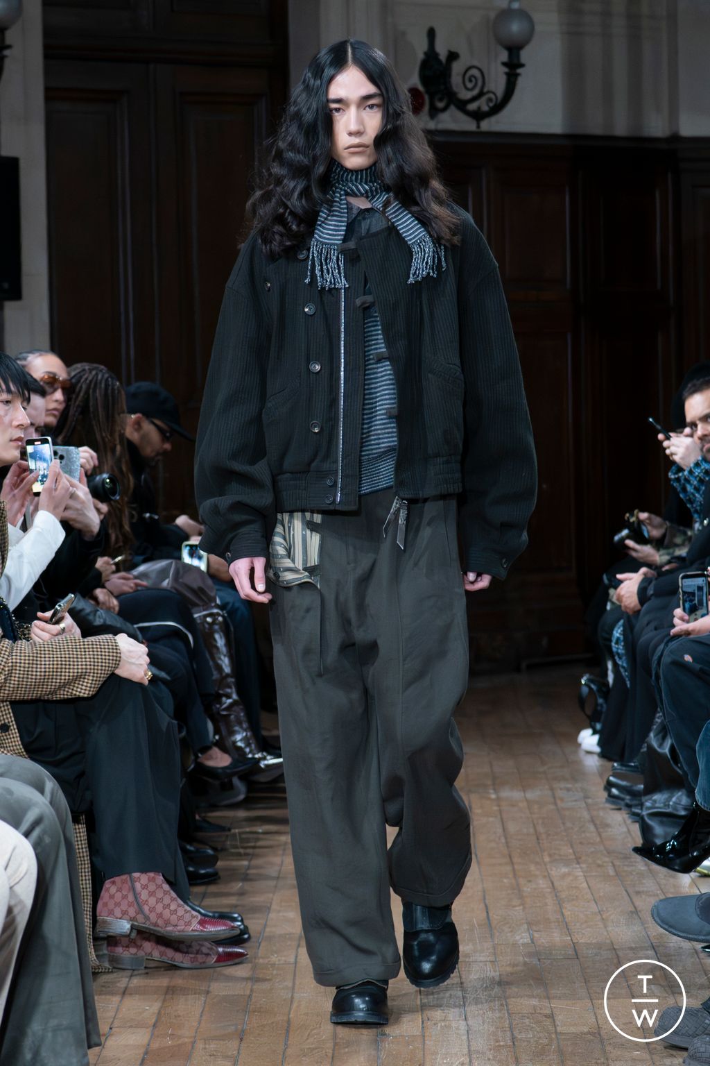 Fashion Week Paris Fall/Winter 2026 look 9 from the Ziggy Chen collection menswear