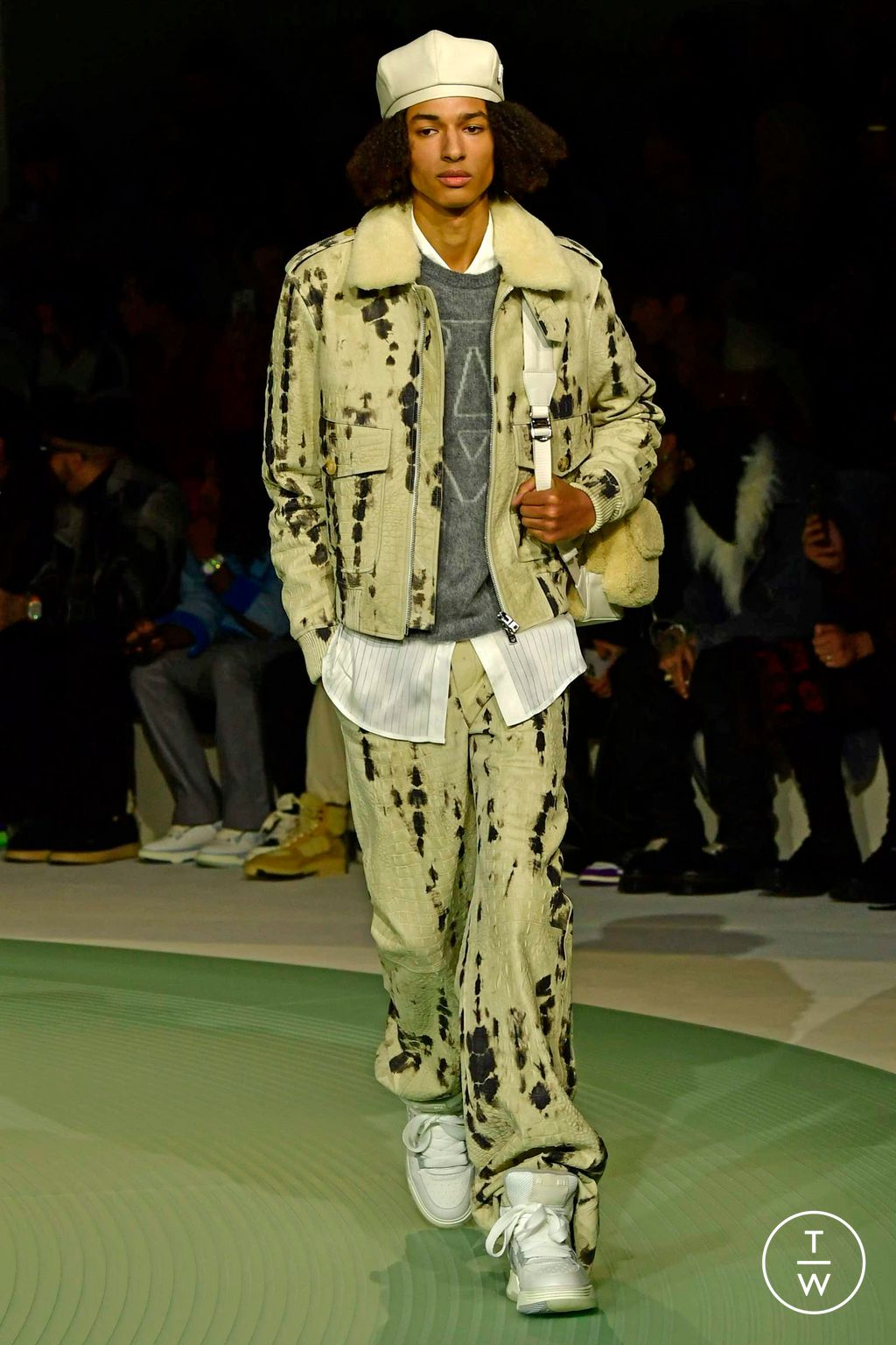 Fashion Week Paris Fall/Winter 2023 look 30 from the Amiri collection 男装