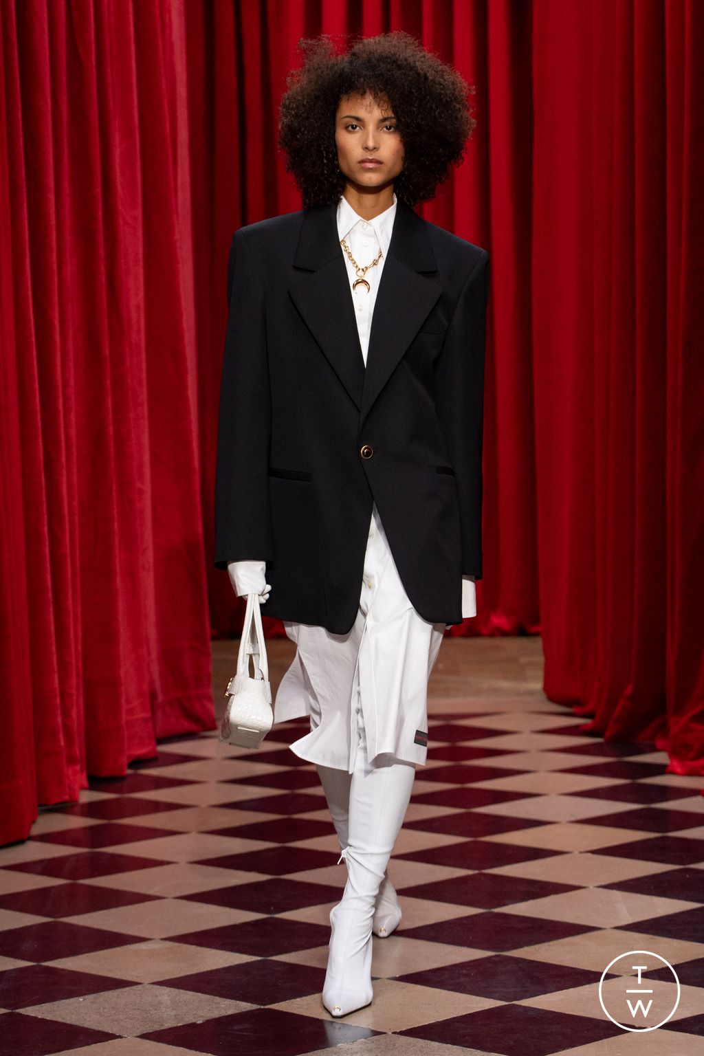 Fashion Week Paris Fall/Winter 2025 look 9 from the Marine Serre collection 女装