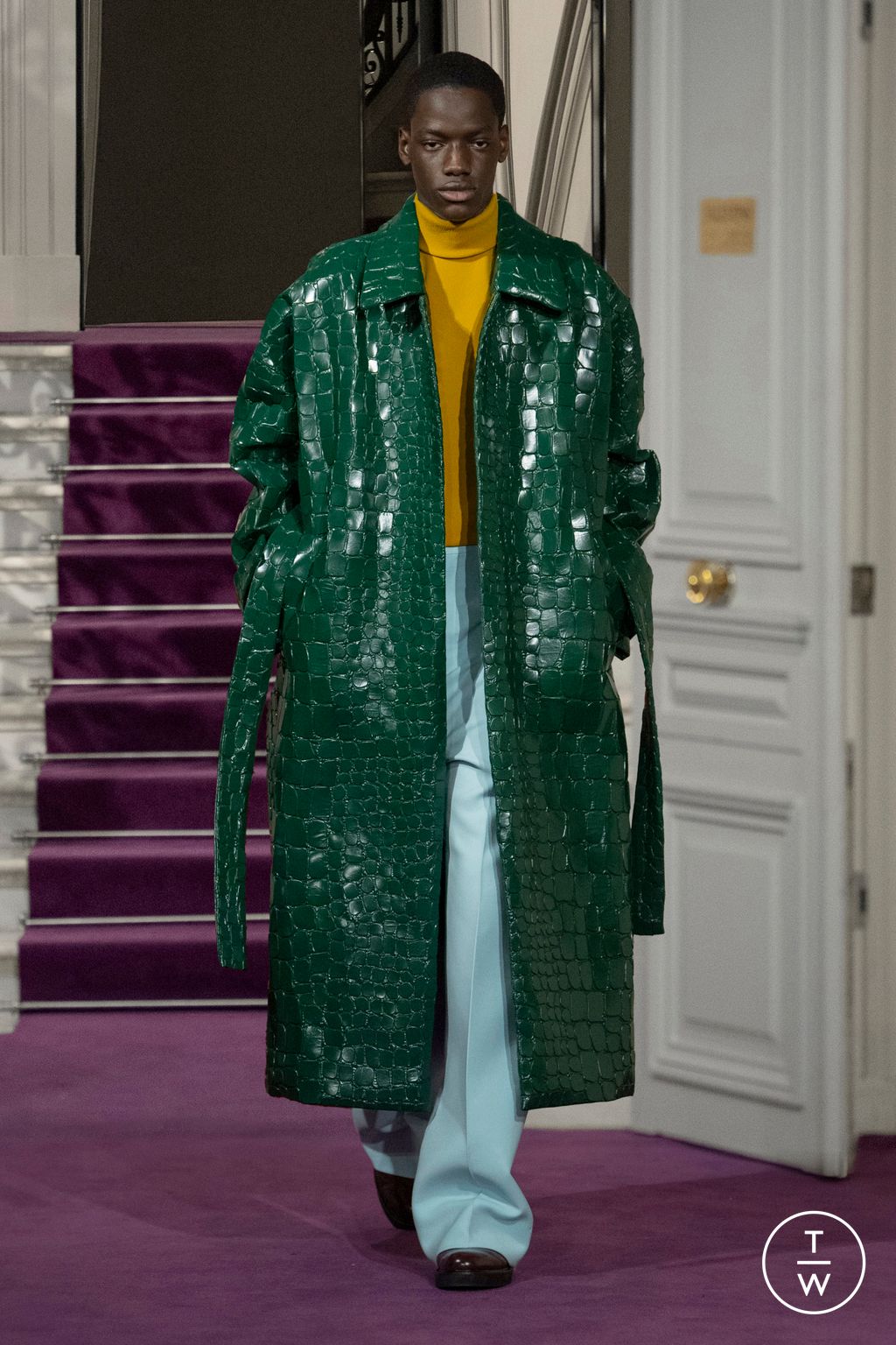 Fashion Week Paris Spring/Summer 2024 look 9 from the Valentino collection 高级定制