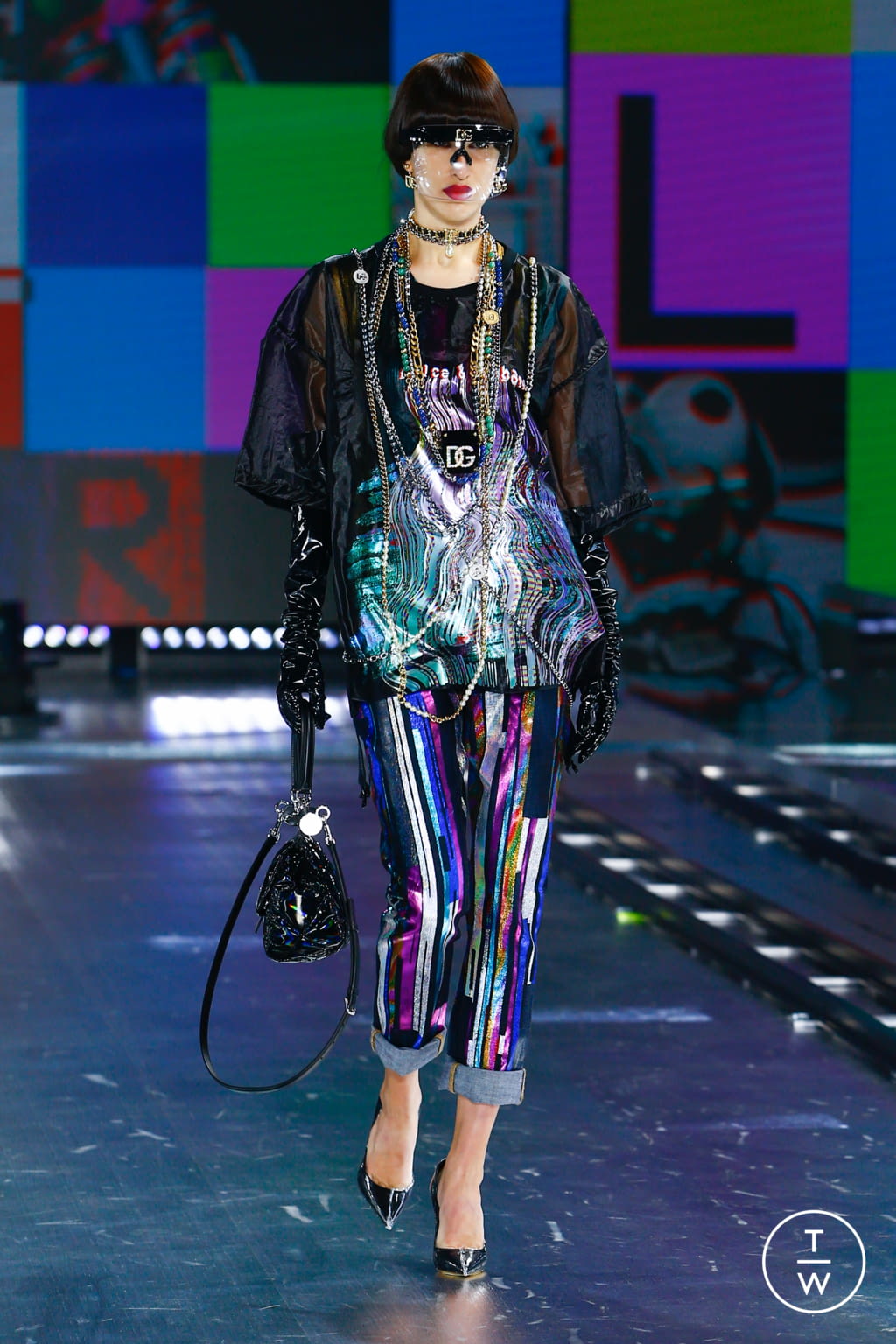 Fashion Week Milan Fall/Winter 2021 look 3 from the Dolce & Gabbana collection womenswear