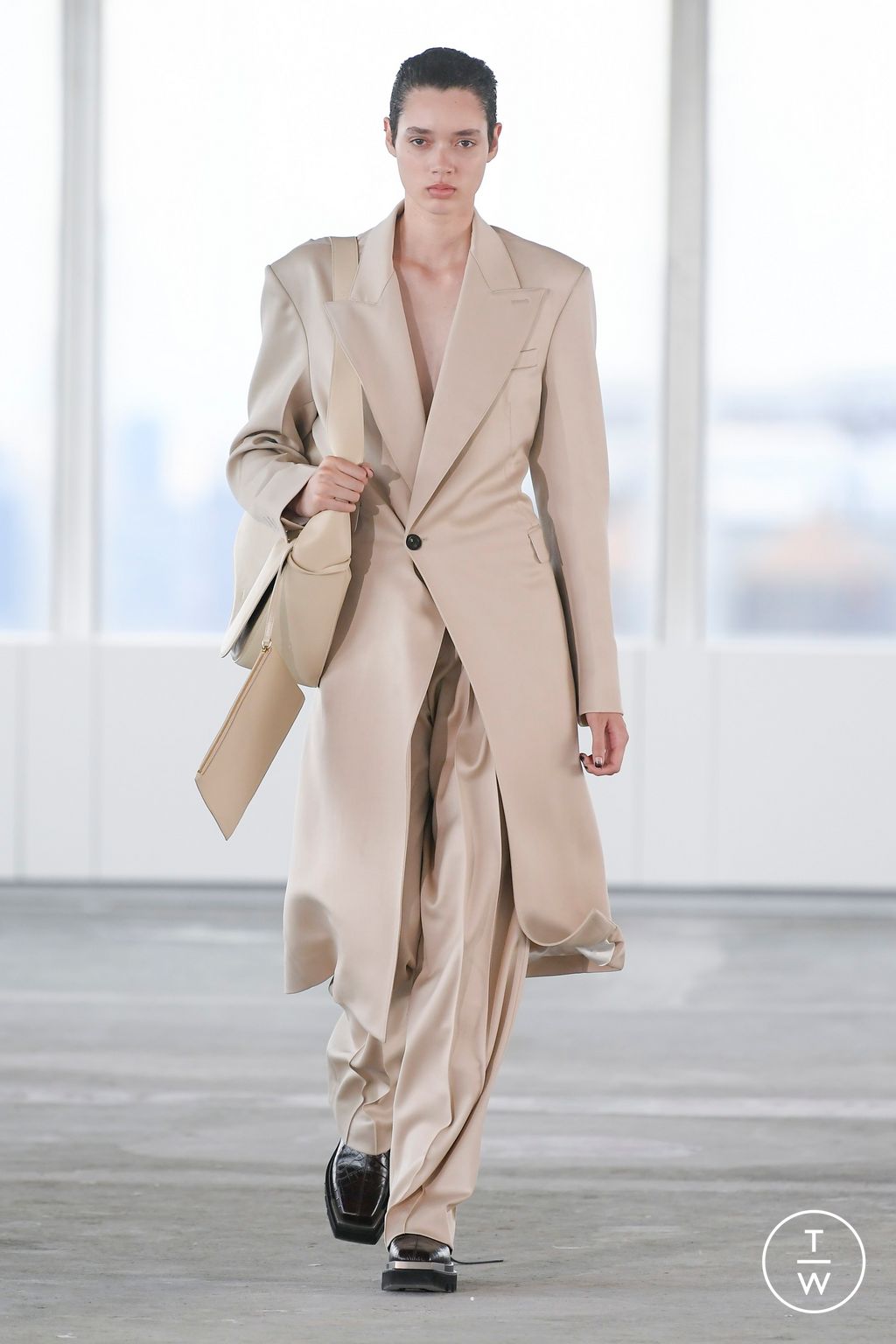 Fashion Week New York Spring/Summer 2023 look 24 from the Peter Do collection 女装