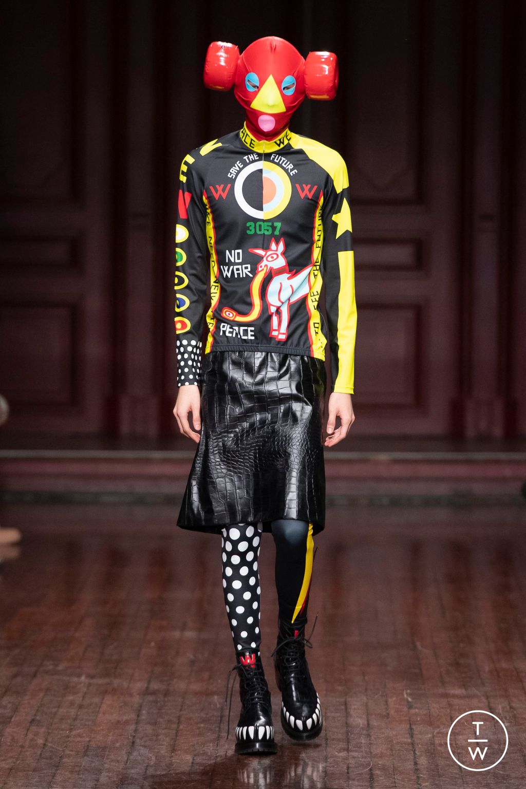 Fashion Week Paris Fall/Winter 2023 look 48 from the Walter Van Beirendonck collection 男装