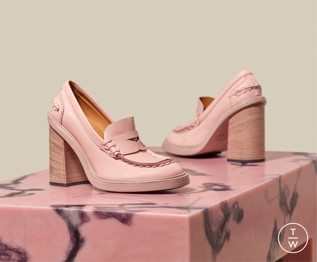 Fashion Week Milan Fall/Winter 2021 look 2 de la collection Tod's womenswear accessories