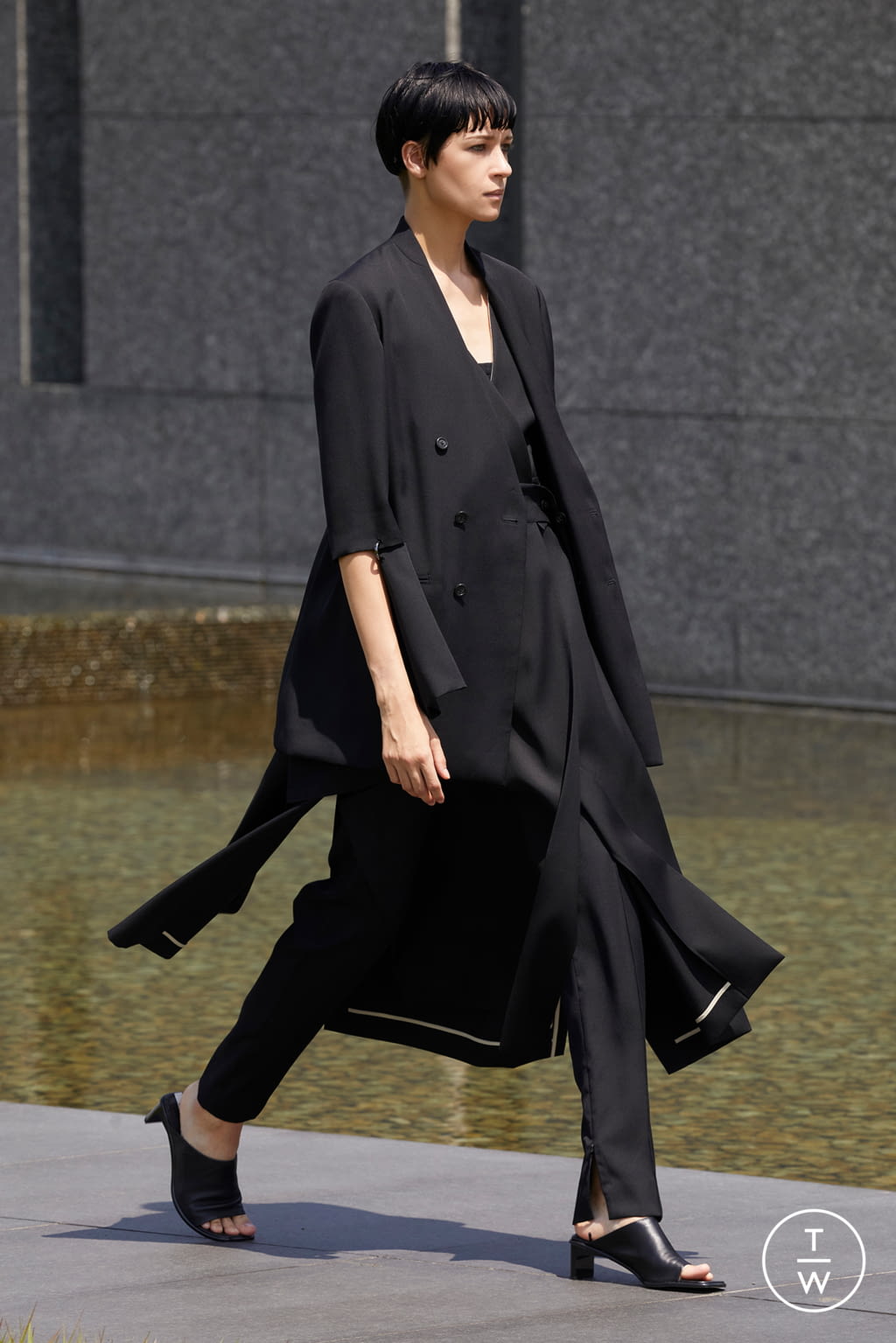 Fashion Week Paris Spring/Summer 2021 look 1 from the Ujoh collection womenswear