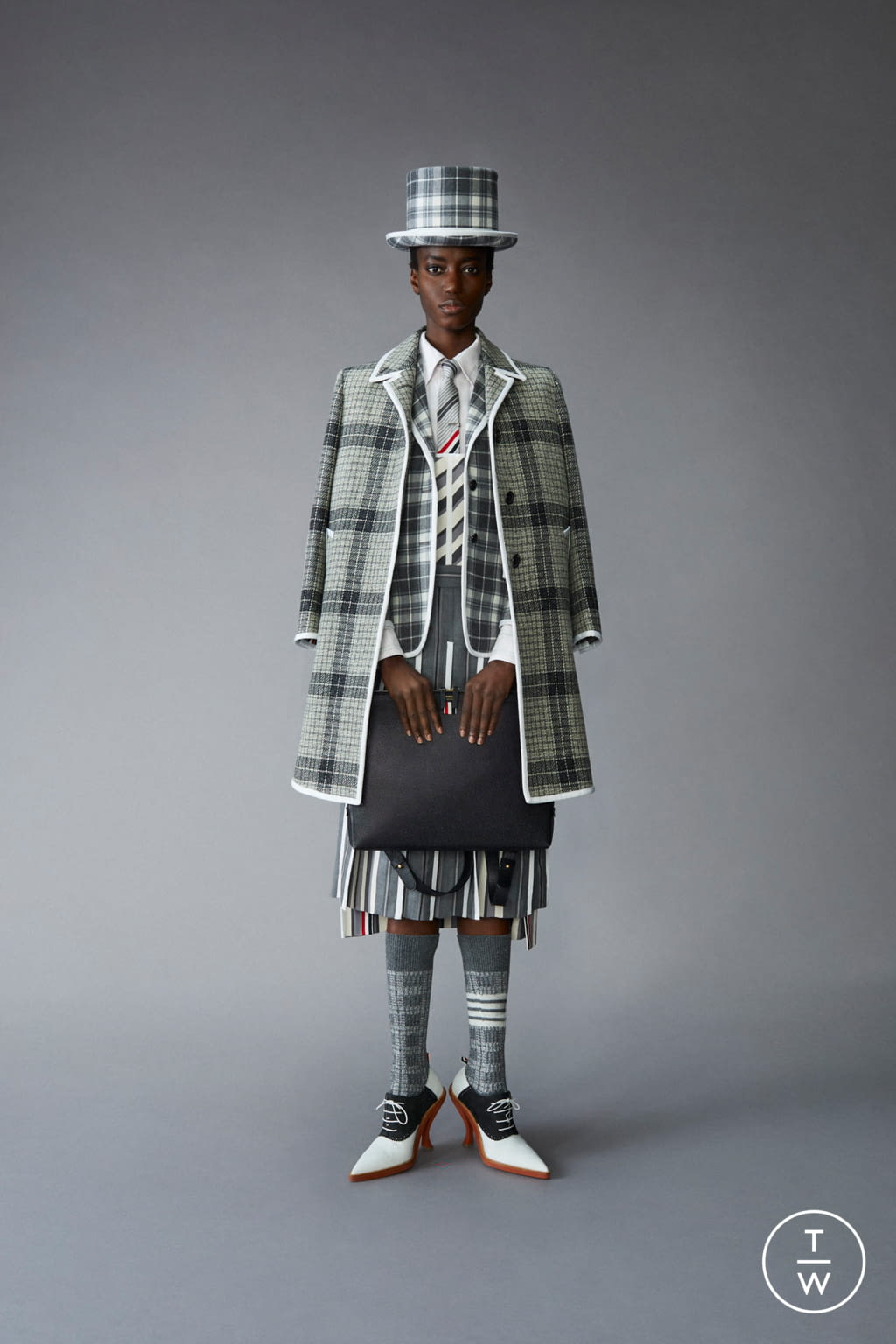 Fashion Week Paris Pre-Fall 2021 look 1 from the Thom Browne collection 女装