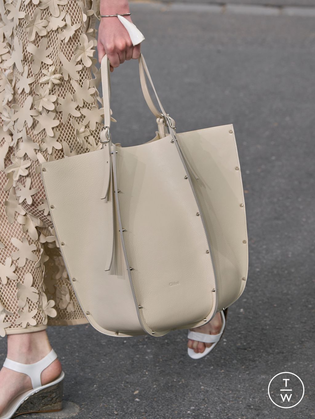 Fashion Week Paris Spring/Summer 2024 look 1 from the Chloé collection womenswear accessories