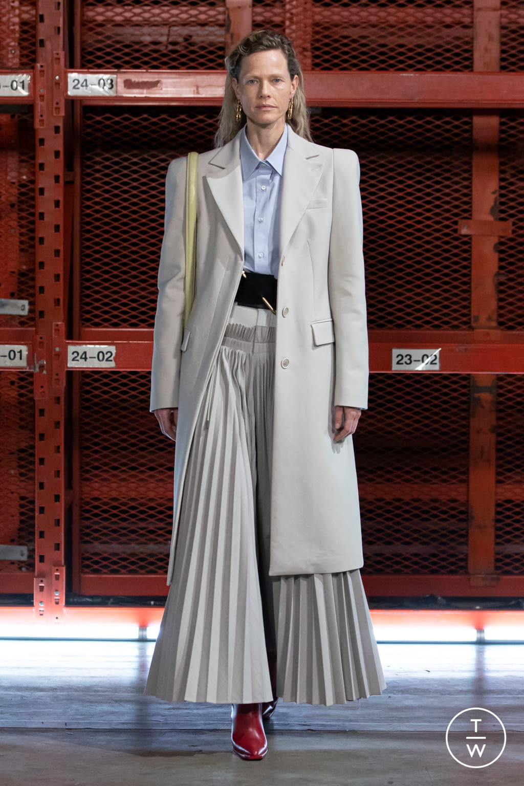 Fashion Week Milan Spring/Summer 2021 look 1 from the Off-White collection womenswear