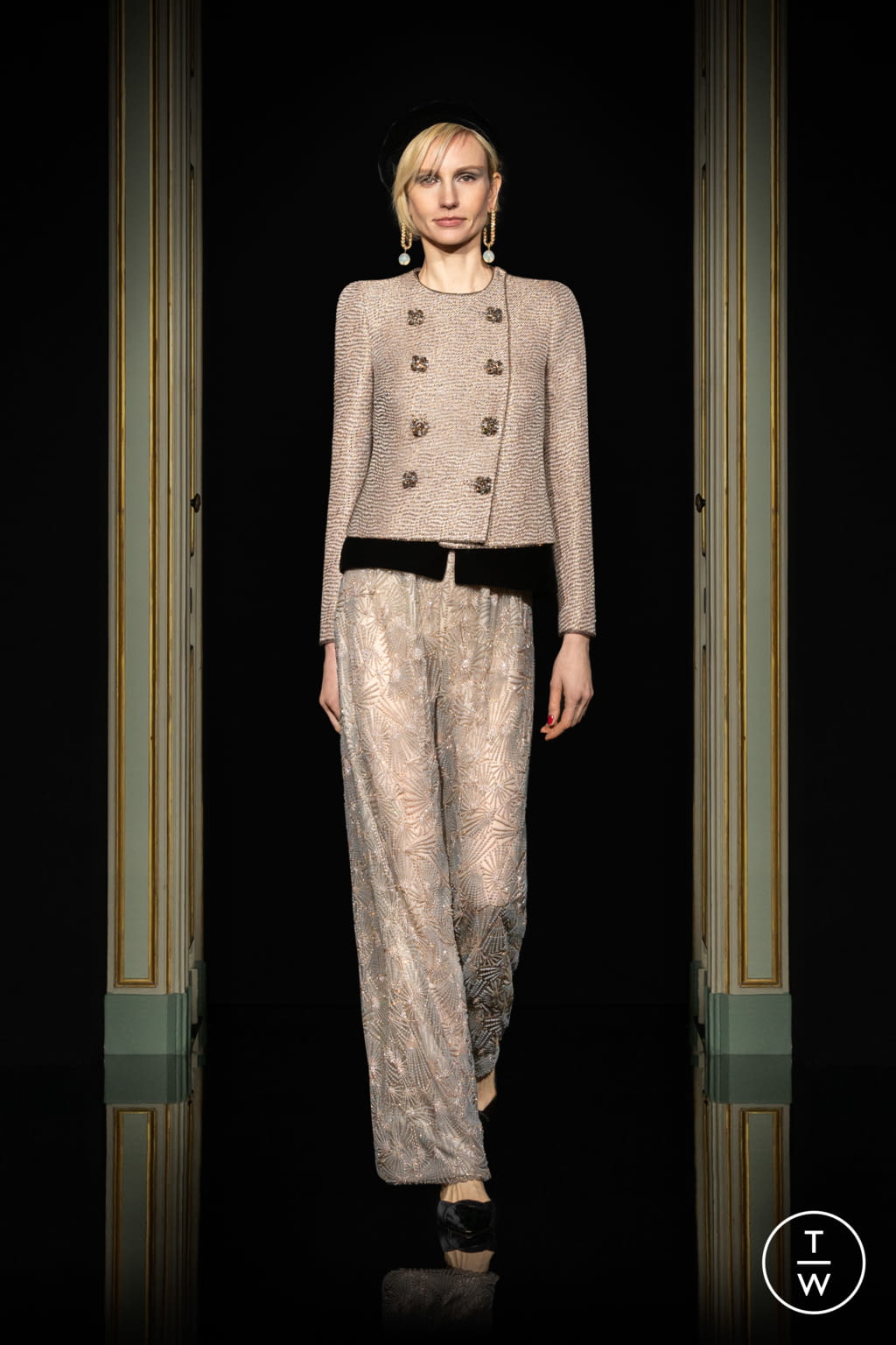 Fashion Week Paris Spring/Summer 2021 look 1 from the Giorgio Armani Privé collection 高级定制