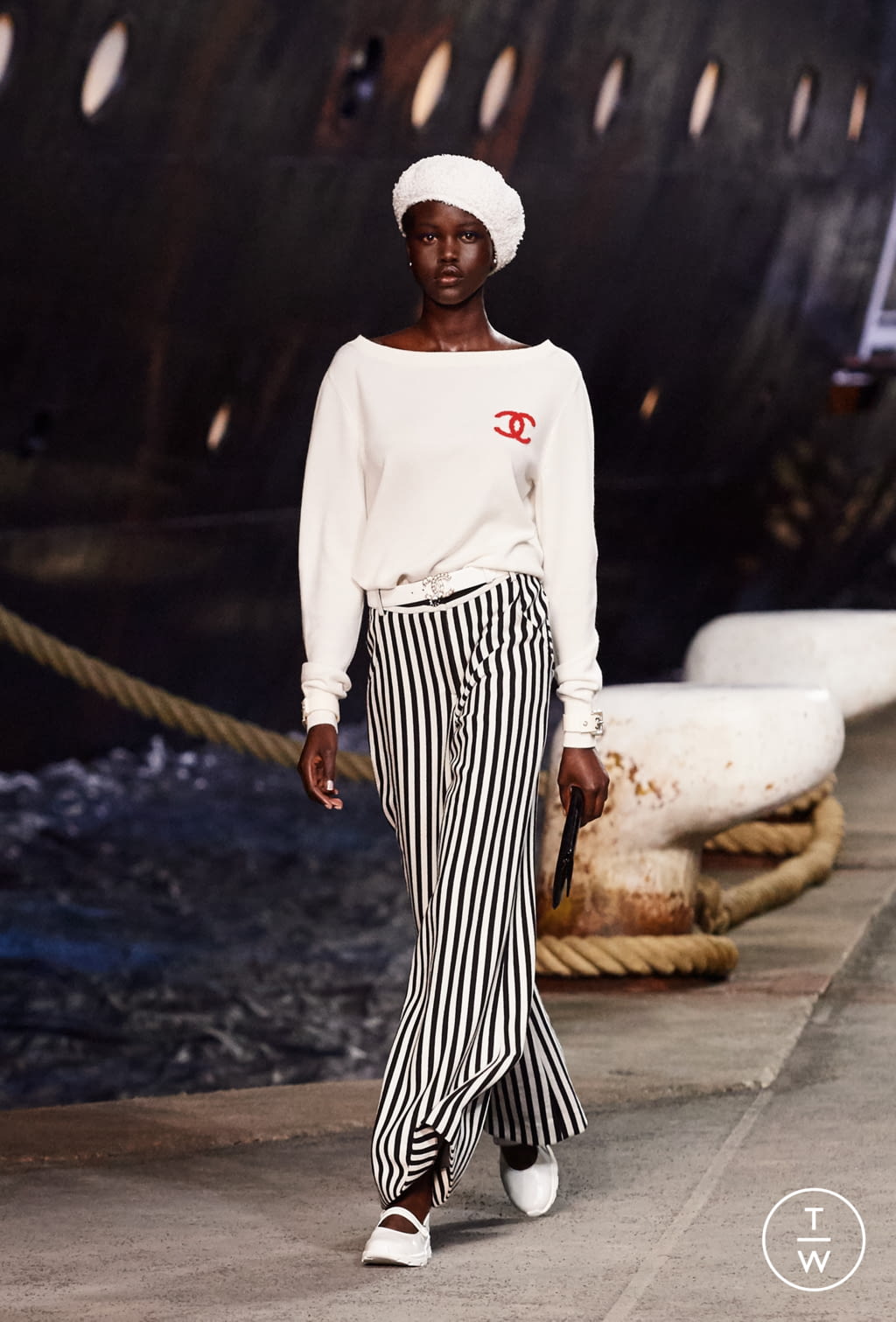Fashion Week Paris Resort 2019 look 1 from the Chanel collection womenswear