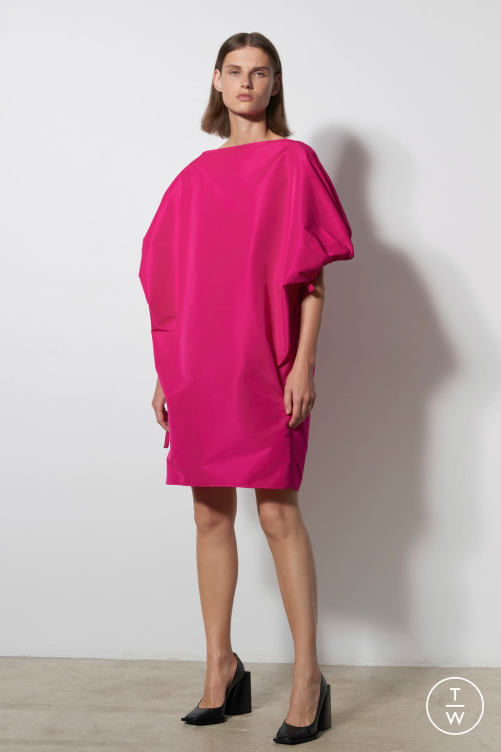 Fashion Week Milan Resort 2020 look 1 de la collection N°21 womenswear