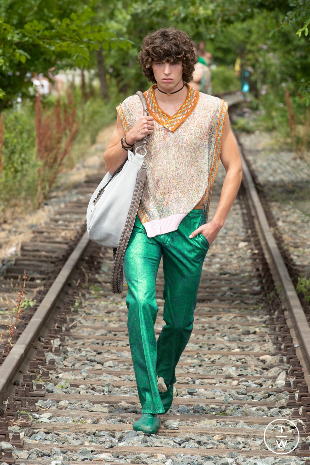 Fashion Week Milan Spring/Summer 2022 look 1 from the Etro collection menswear