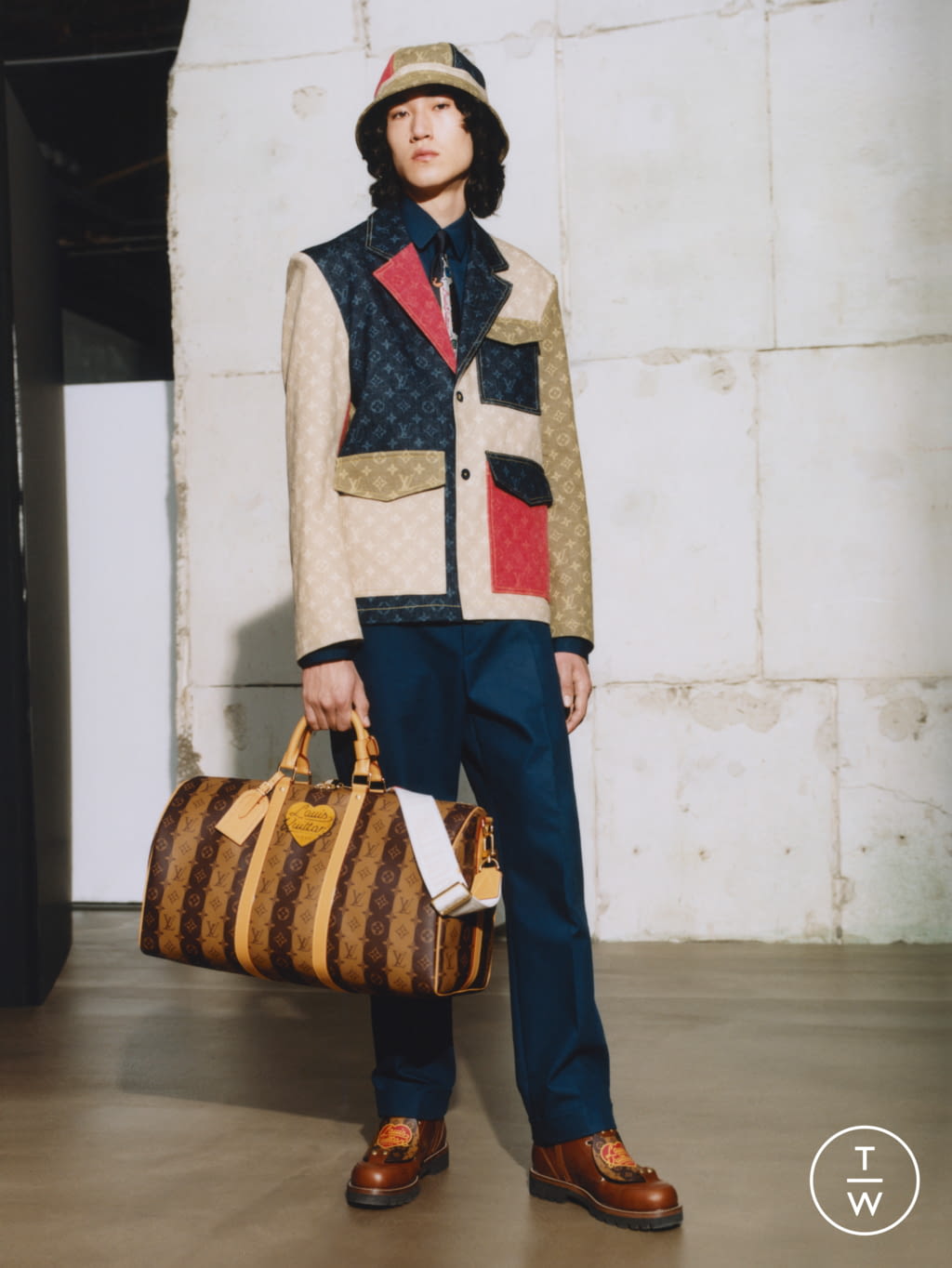 Fashion Week Paris Resort 2022 look 1 from the Louis Vuitton collection menswear