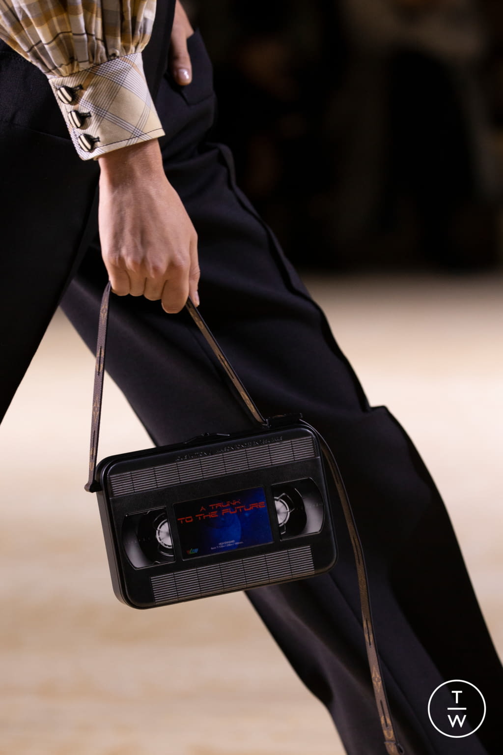 Fashion Week Paris Spring/Summer 2020 look 2 from the Louis Vuitton collection womenswear accessories