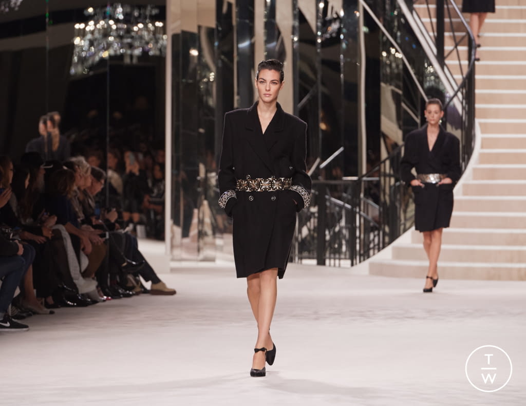 Fashion Week Paris Pre-Fall 2020 look 1 de la collection Chanel womenswear