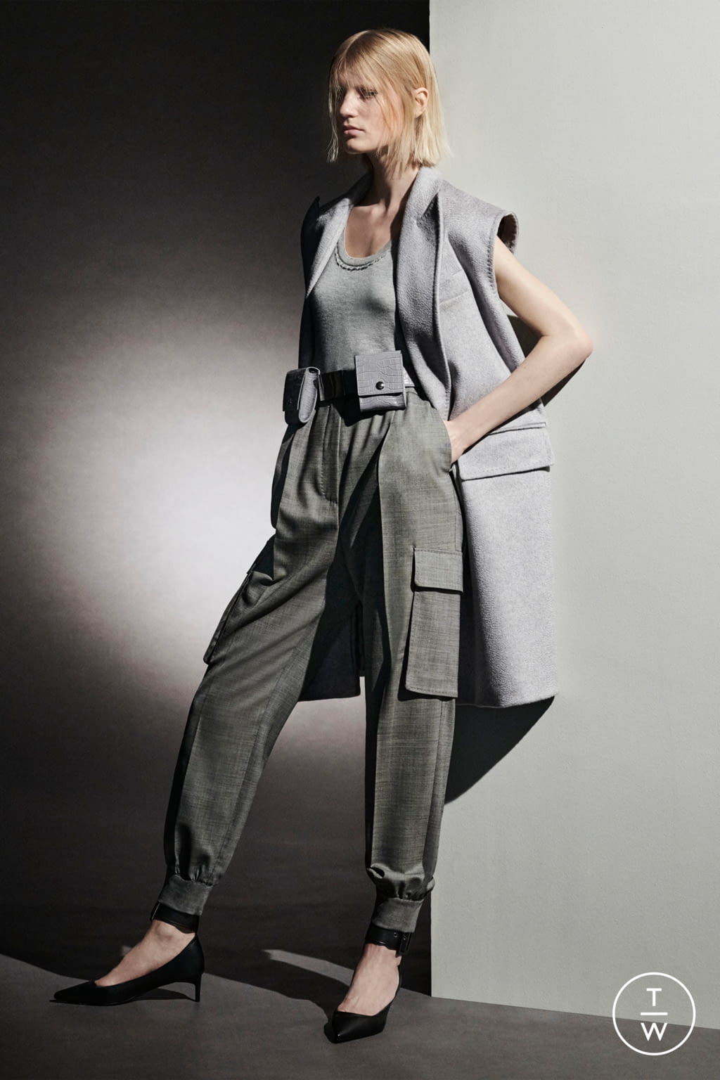 Fashion Week Milan Pre-Fall 2021 look 1 from the Max Mara collection 女装