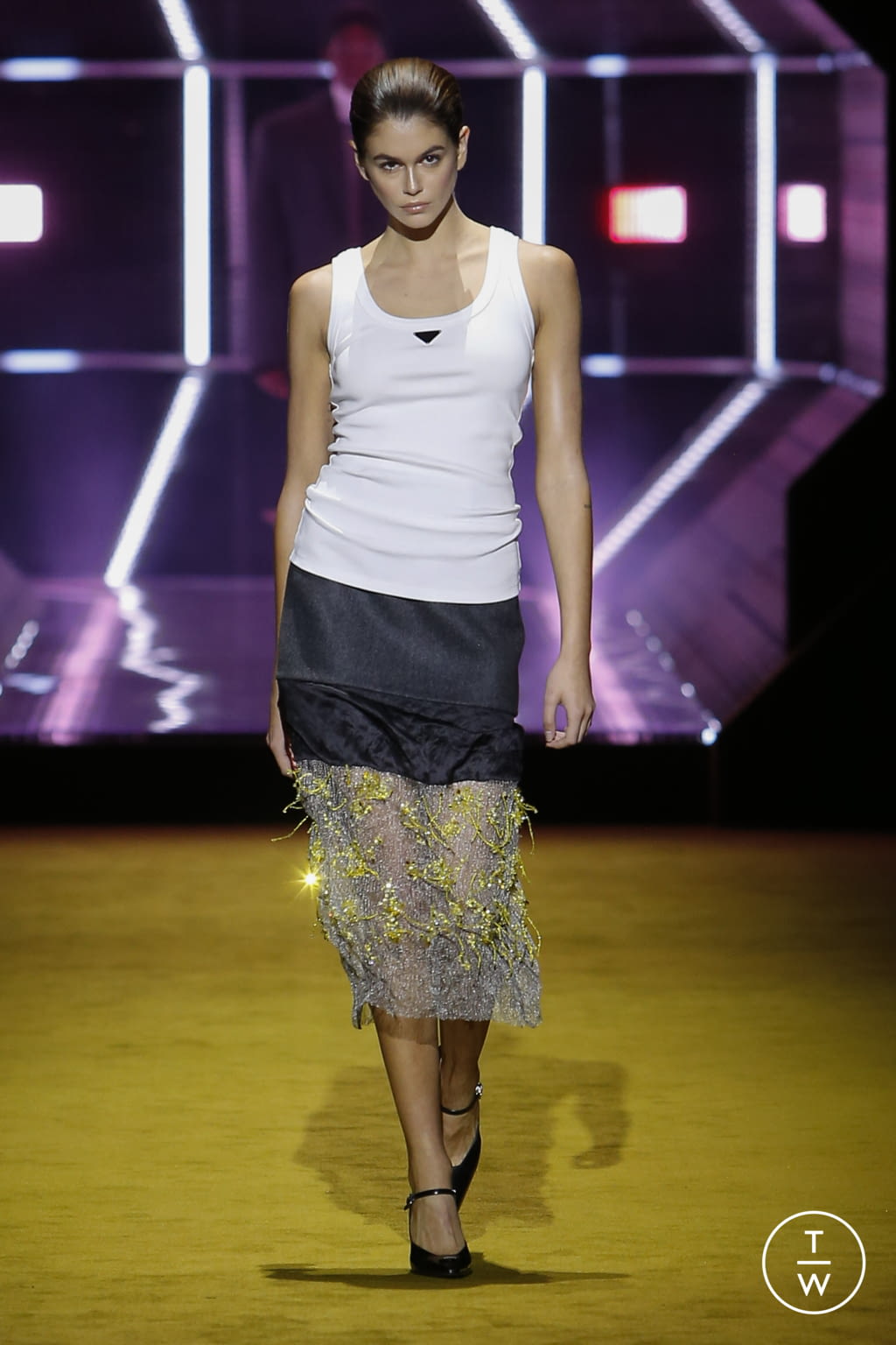 Fashion Week Milan Fall/Winter 2022 look 1 from the Prada collection 女装