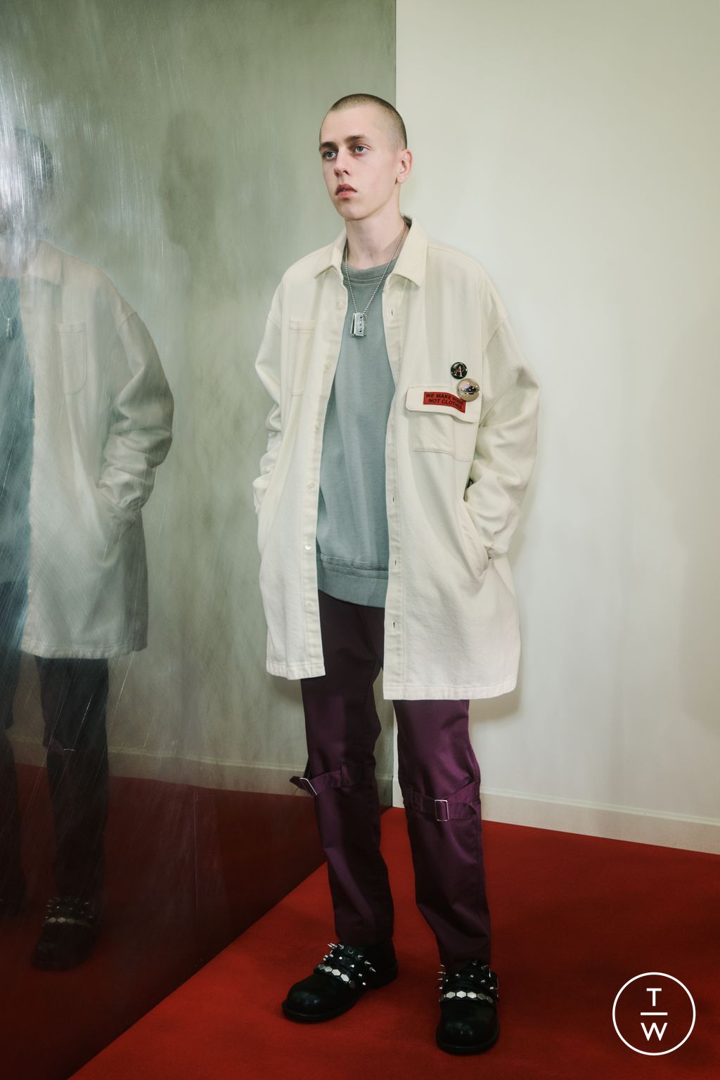 Fashion Week Paris Pre-Fall 2025 look 12 from the Undercover collection 男装