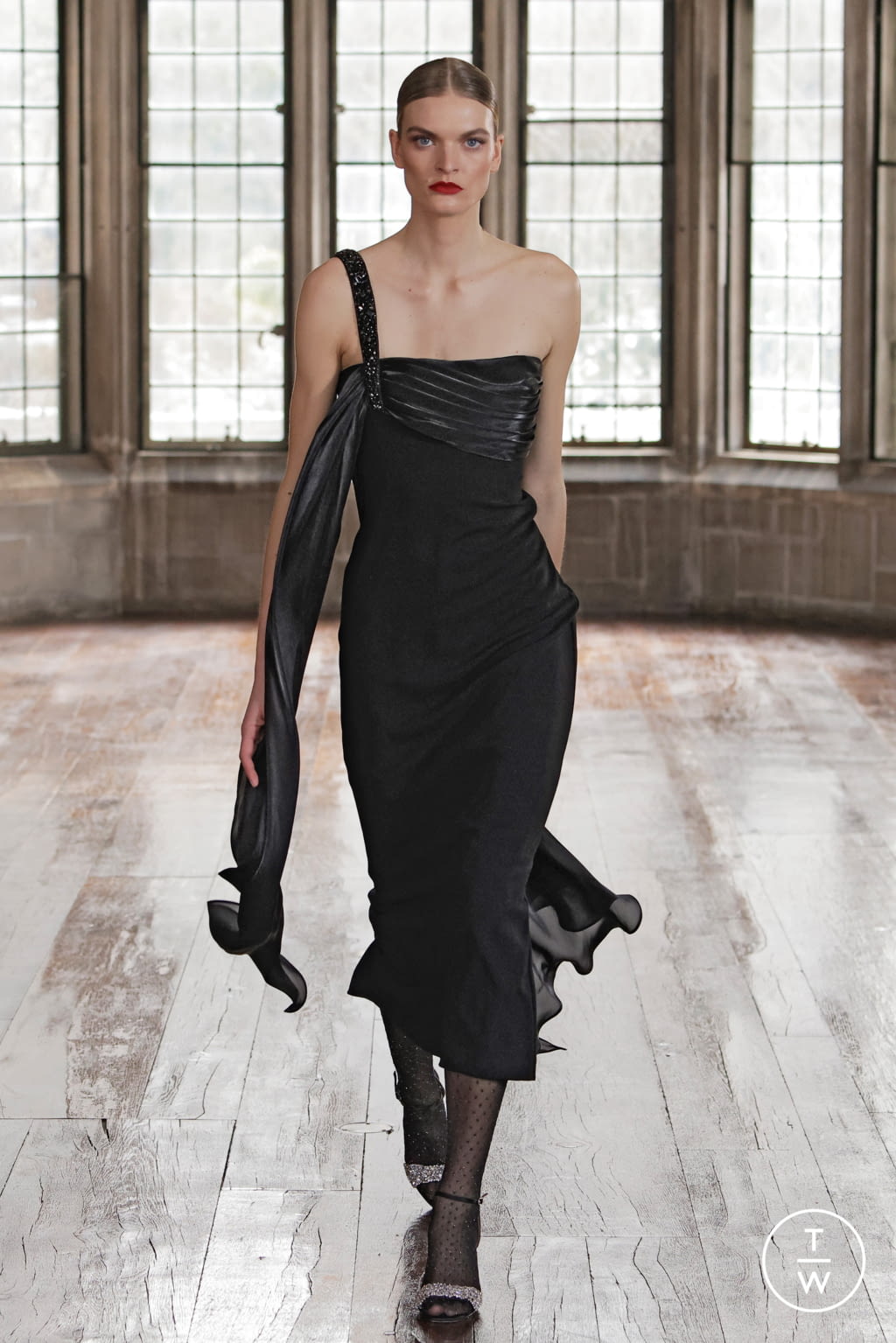 Fashion Week New York Fall/Winter 2022 look 10 de la collection Badgley Mischka womenswear