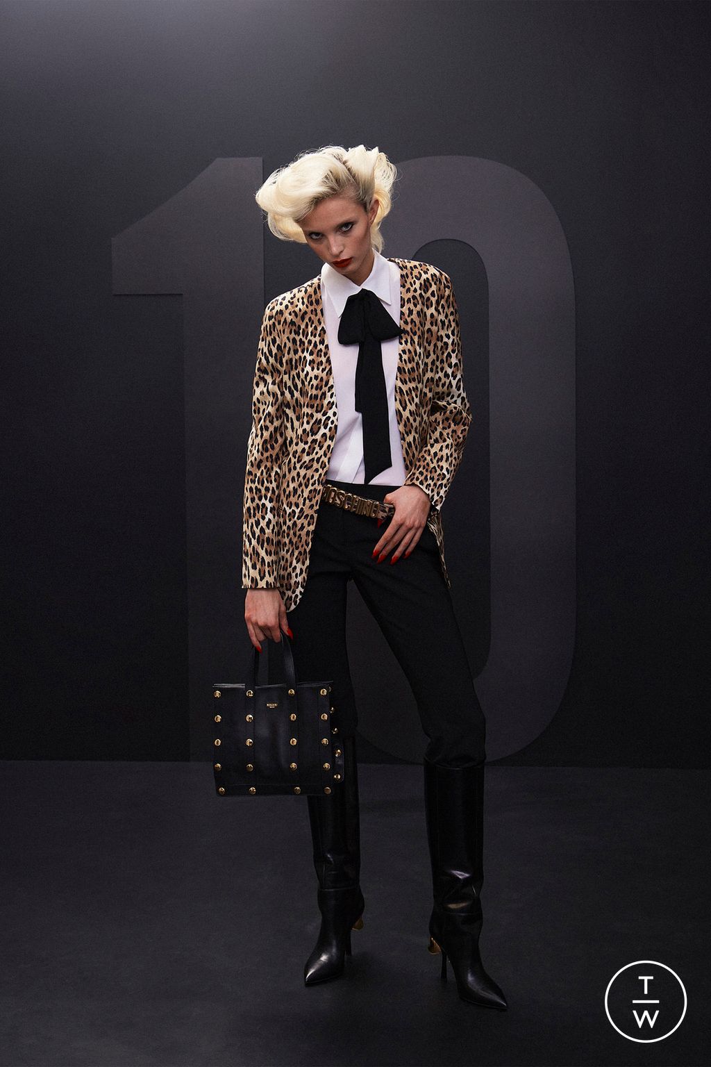 Fashion Week Milan Pre-Fall 2024 look 10 de la collection Moschino womenswear