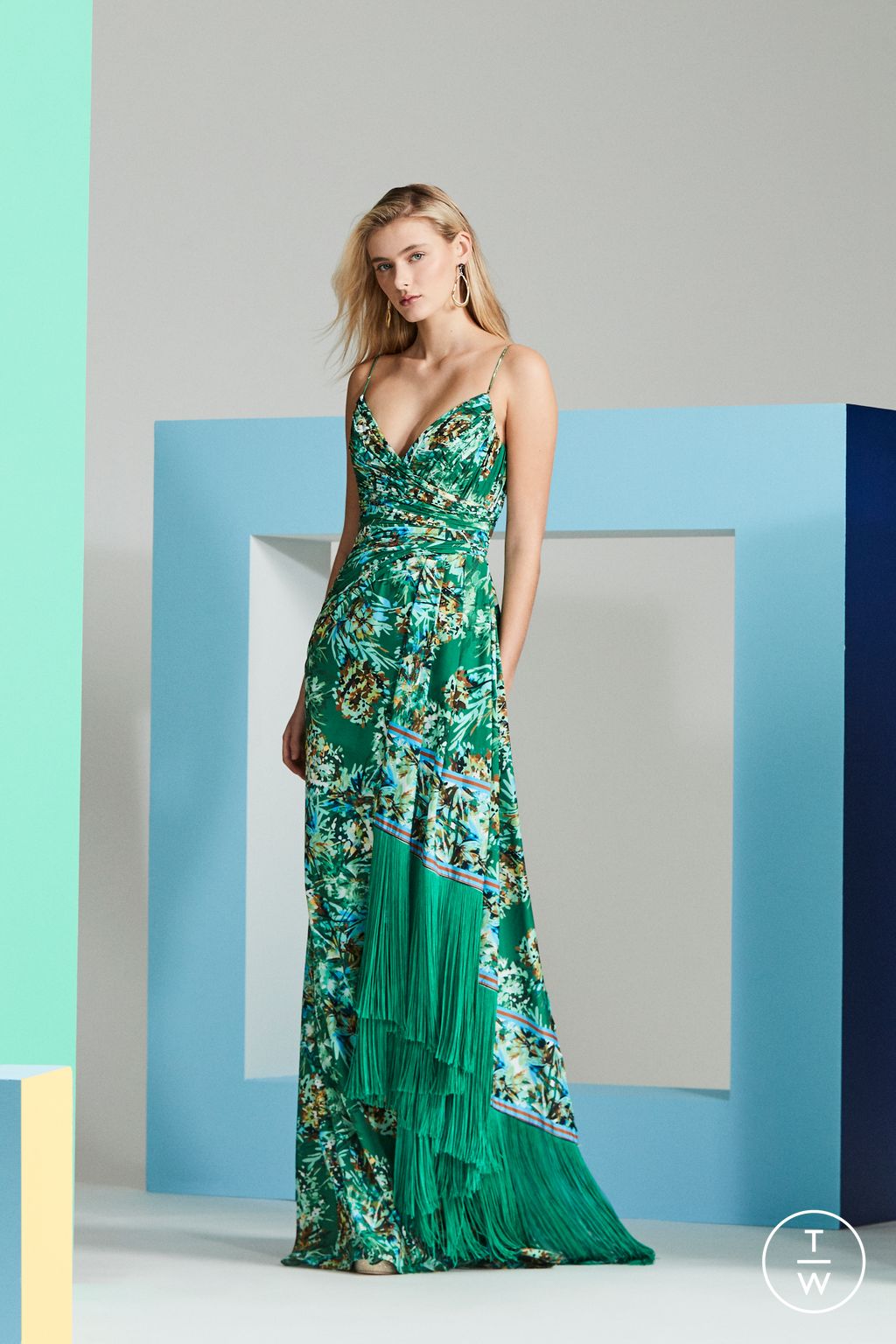 Fashion Week New York Pre-Fall 2023 look 10 from the Badgley Mischka collection womenswear