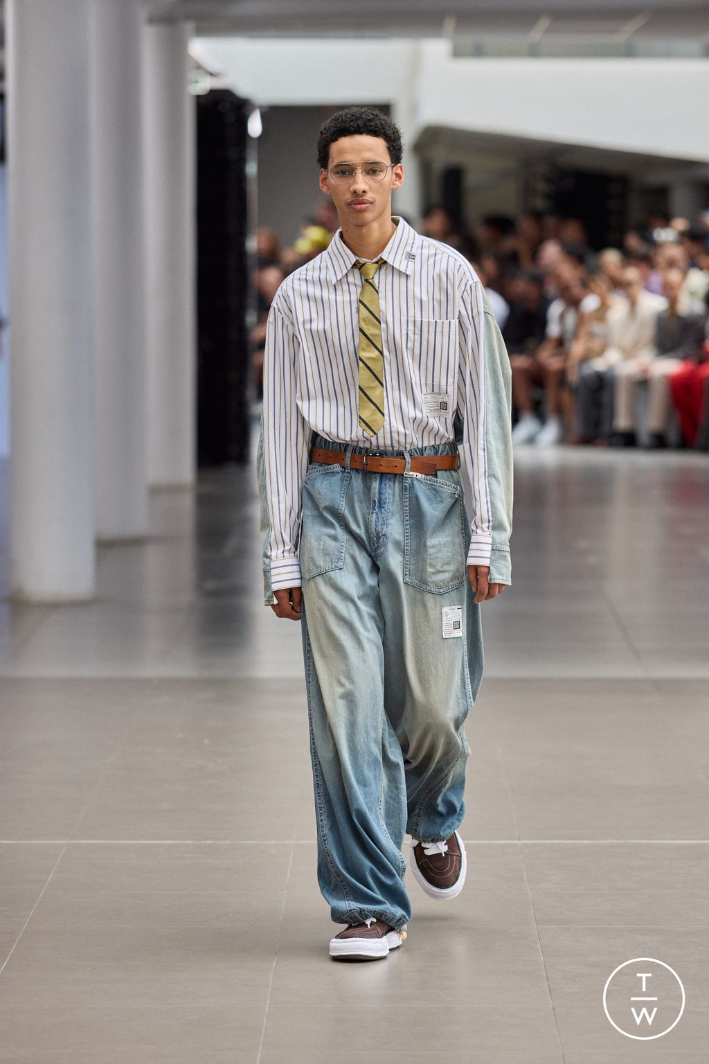 Fashion Week Paris Spring/Summer 2026 look 10 de la collection Maison Mihara Yasuhiro menswear