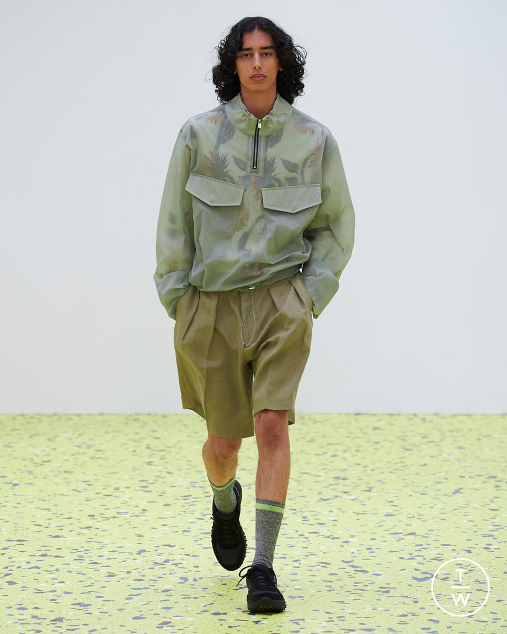 Fashion Week Paris Spring/Summer 2022 look 10 from the Paul Smith collection 男装