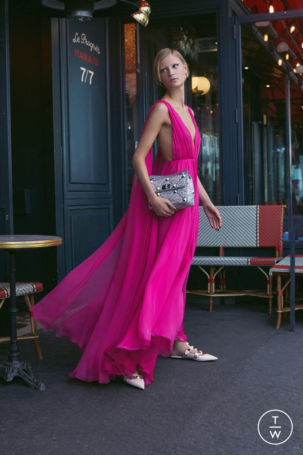 Fashion Week Paris Resort 2022 look 20 de la collection Valentino womenswear