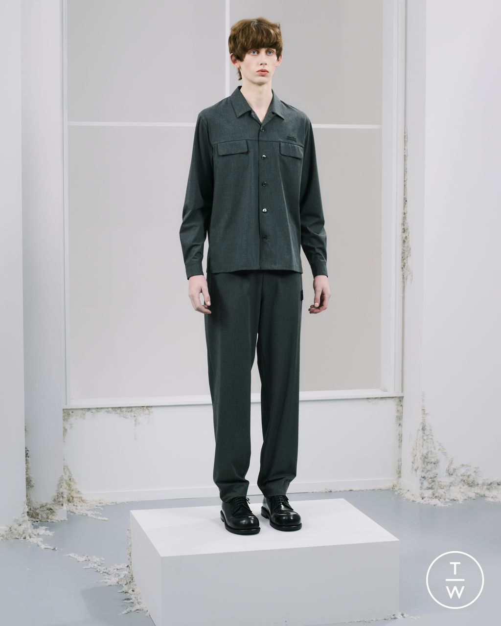 Fashion Week Paris Pre-Fall 2026 look 10 from the Undercover collection 男装