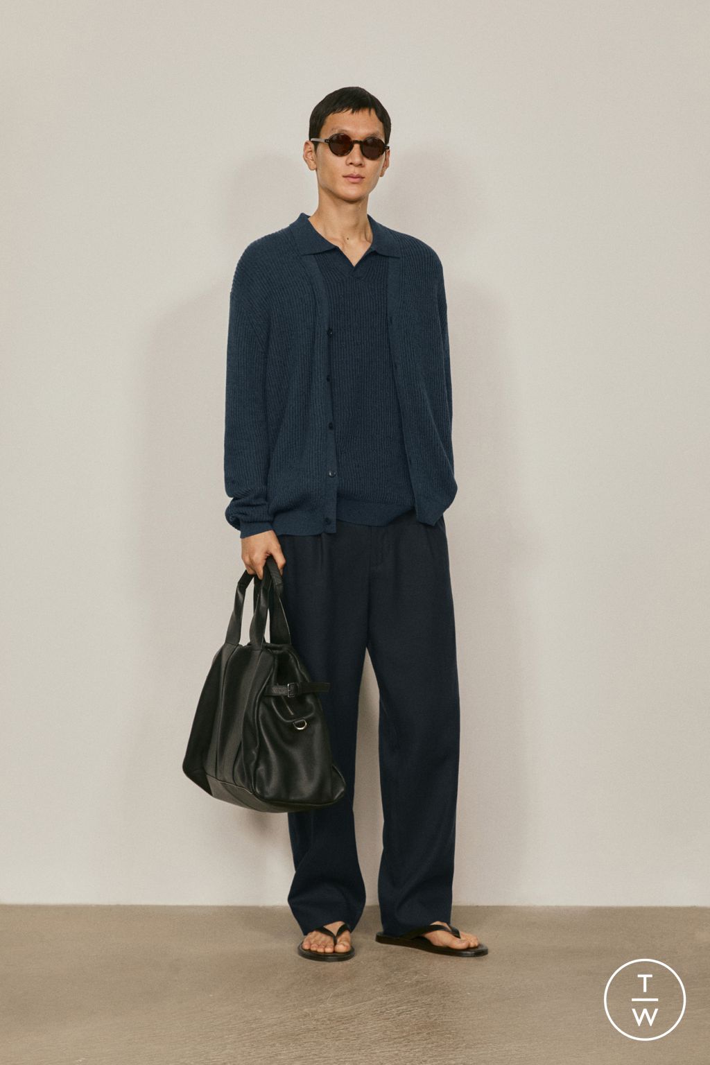 Fashion Week Paris Spring/Summer 2026 look 14 from the Massimo Dutti collection 男装