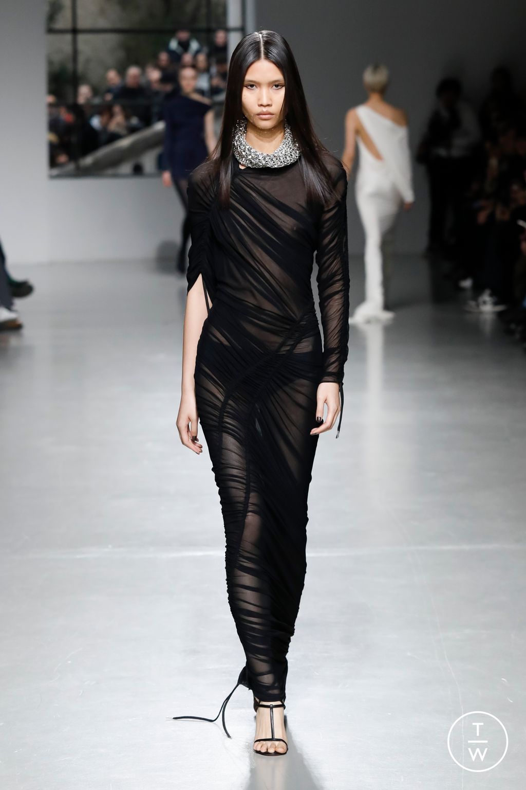 Fashion Week Paris Fall/Winter 2023 look 10 from the Atlein collection womenswear