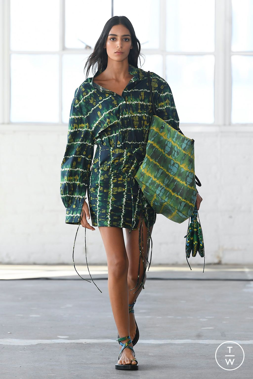 Fashion Week New York Spring/Summer 2023 look 25 from the Altuzarra collection 女装