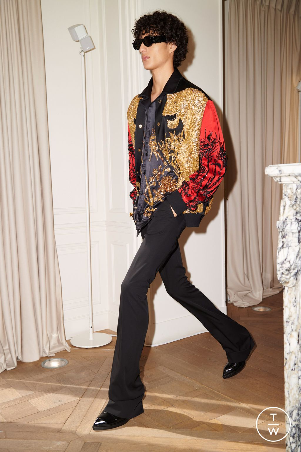Fashion Week Paris Spring/Summer 2024 look 11 from the Balmain collection 男装