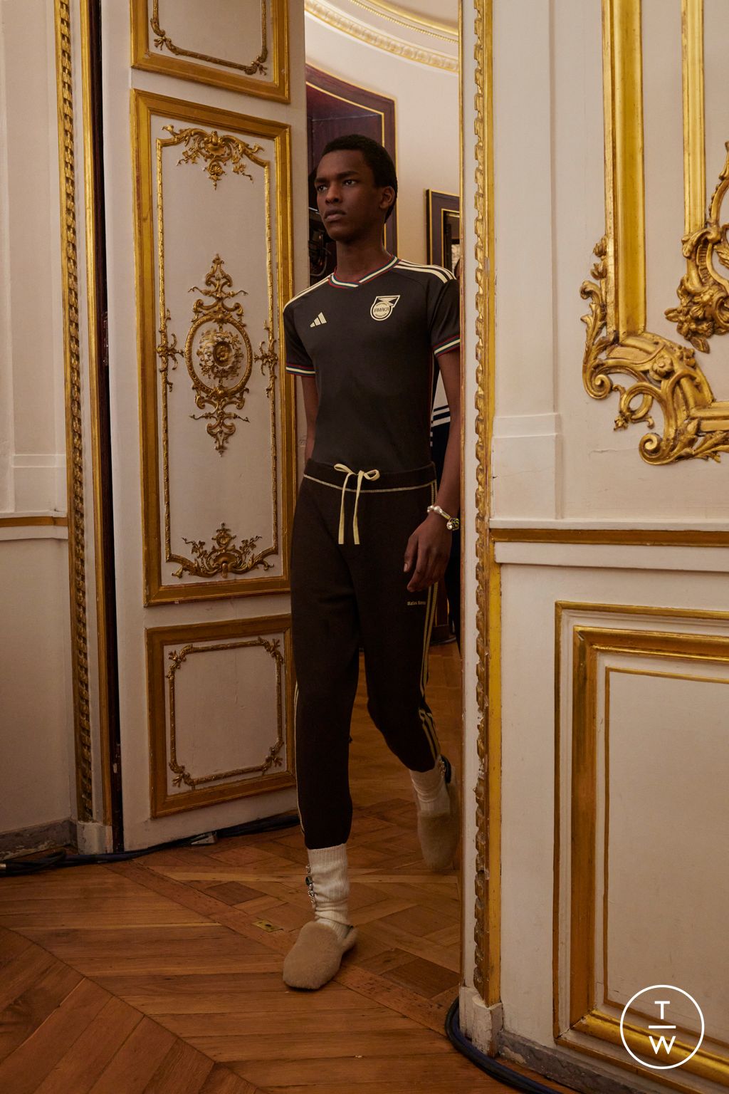 Fashion Week Paris Fall/Winter 2023 look 10 from the Wales Bonner collection menswear
