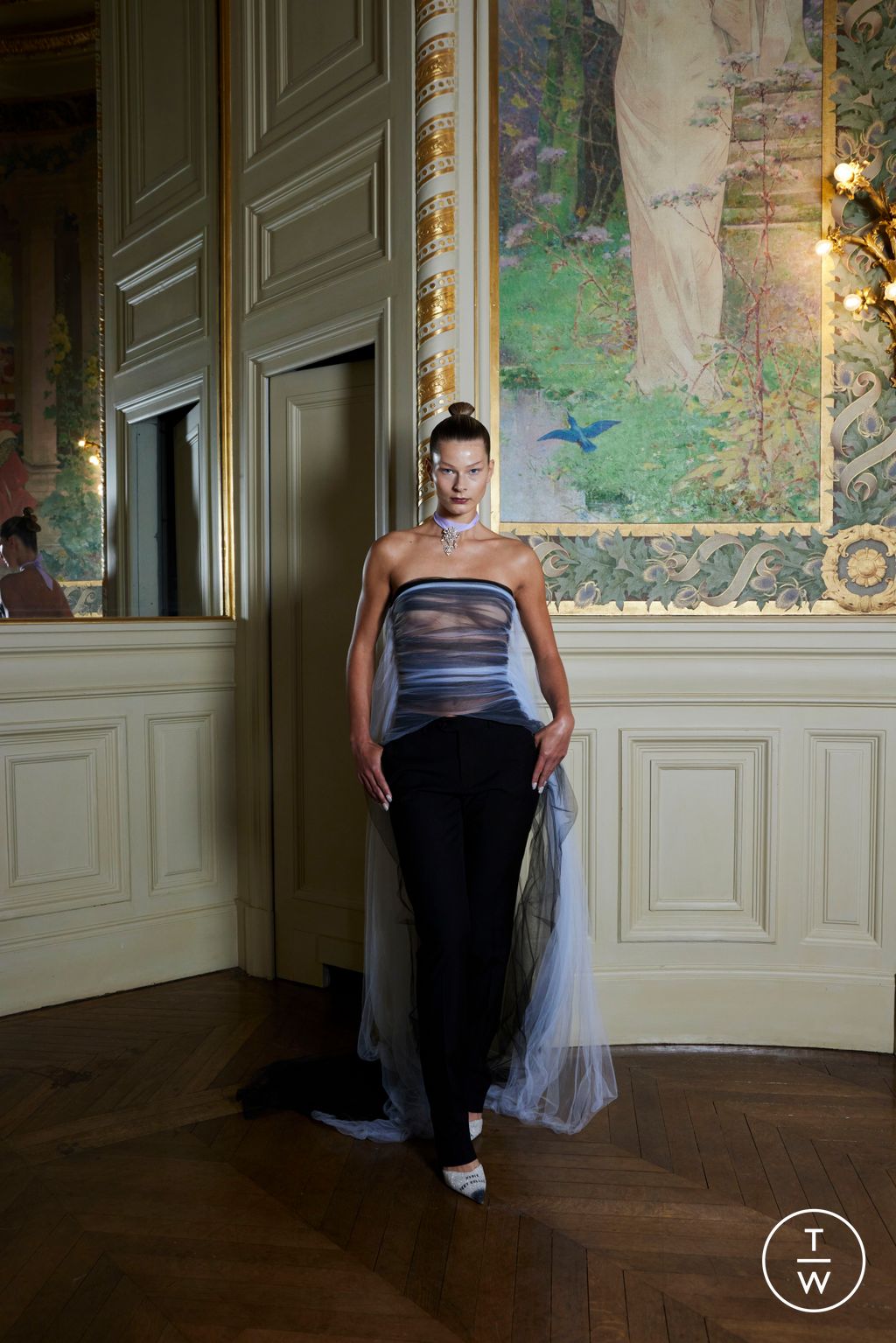 Fashion Week Paris Fall/Winter 2025 look 10 from the Peet Dullaert collection couture