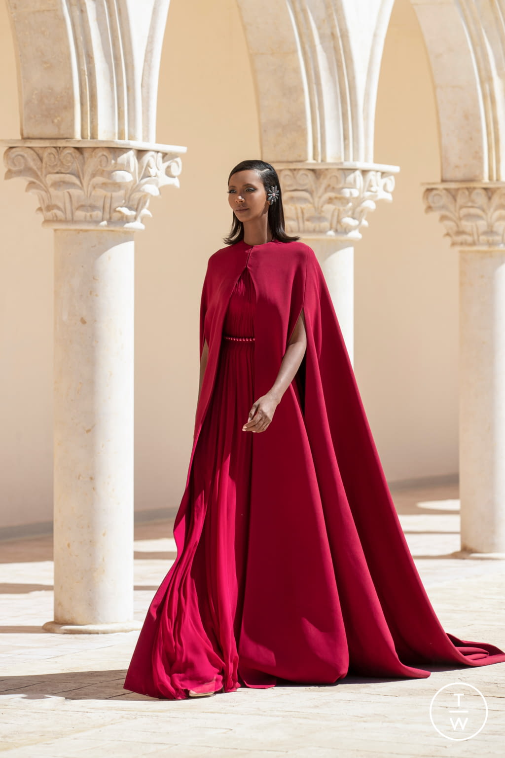 Fashion Week Paris Fall/Winter 2021 look 10 de la collection Georges Hobeika couture