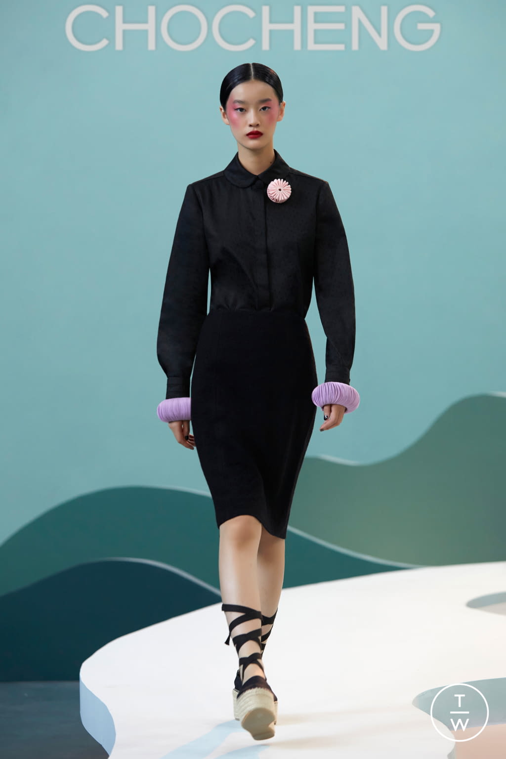 Fashion Week New York Fall/Winter 2021 look 10 from the Chocheng collection womenswear
